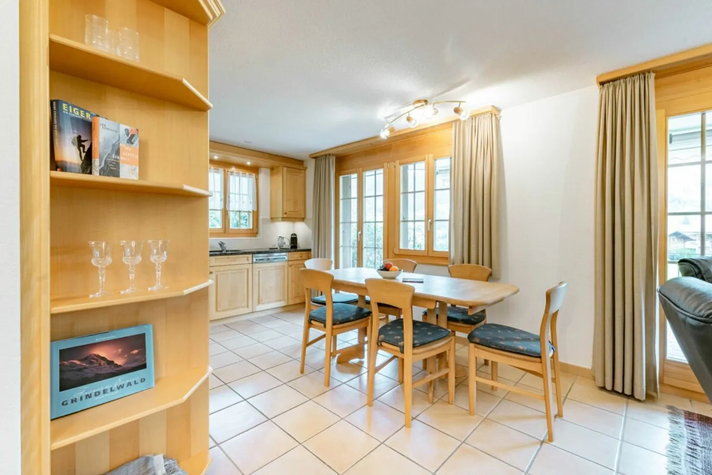 Living with a View - Exclusive 4.5-Room Apartment in Chalet Nagano - Photo 6 of 13