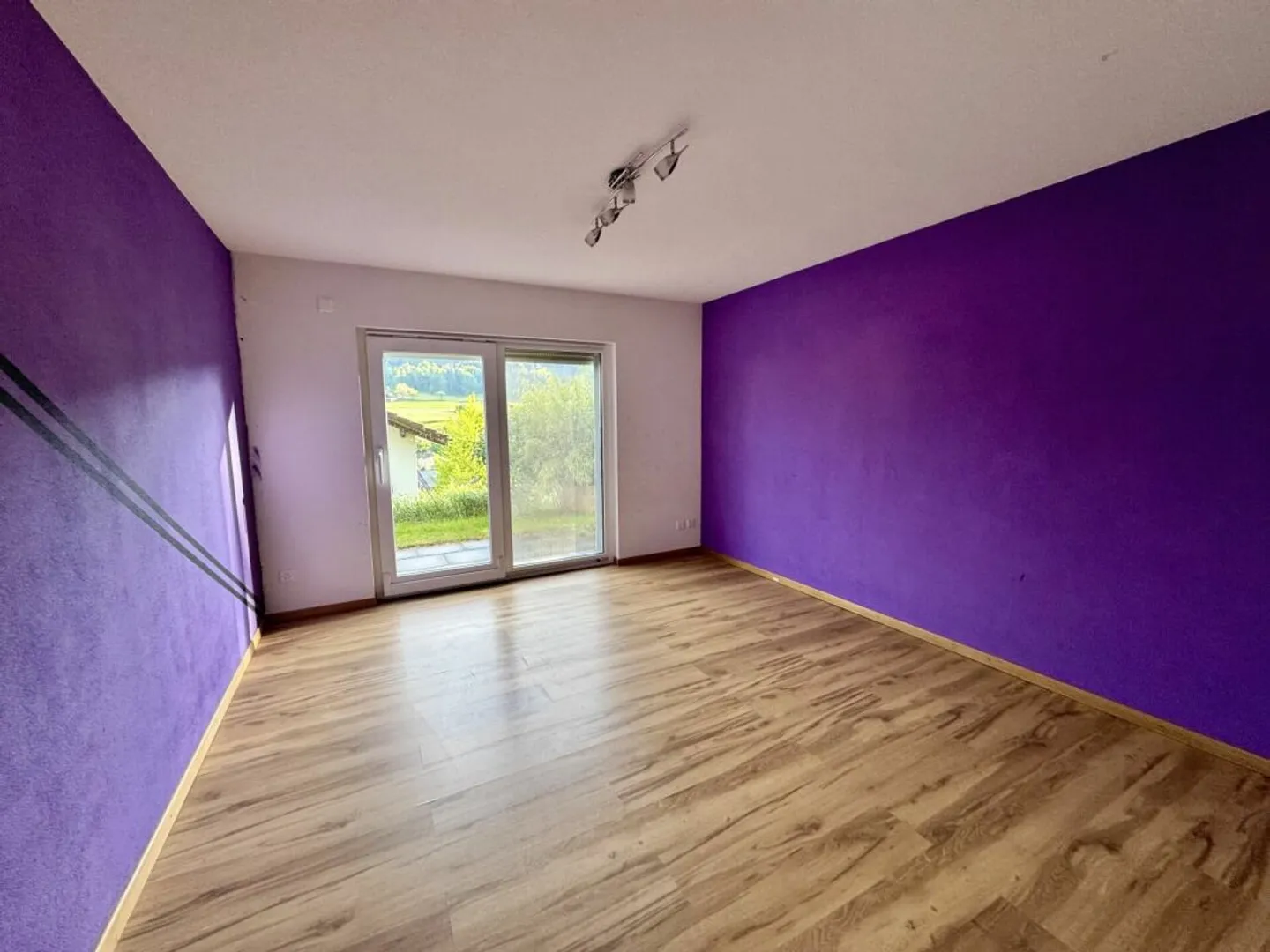 Exclusive living in sunny hillside location with a wide view - Photo 13 of 13