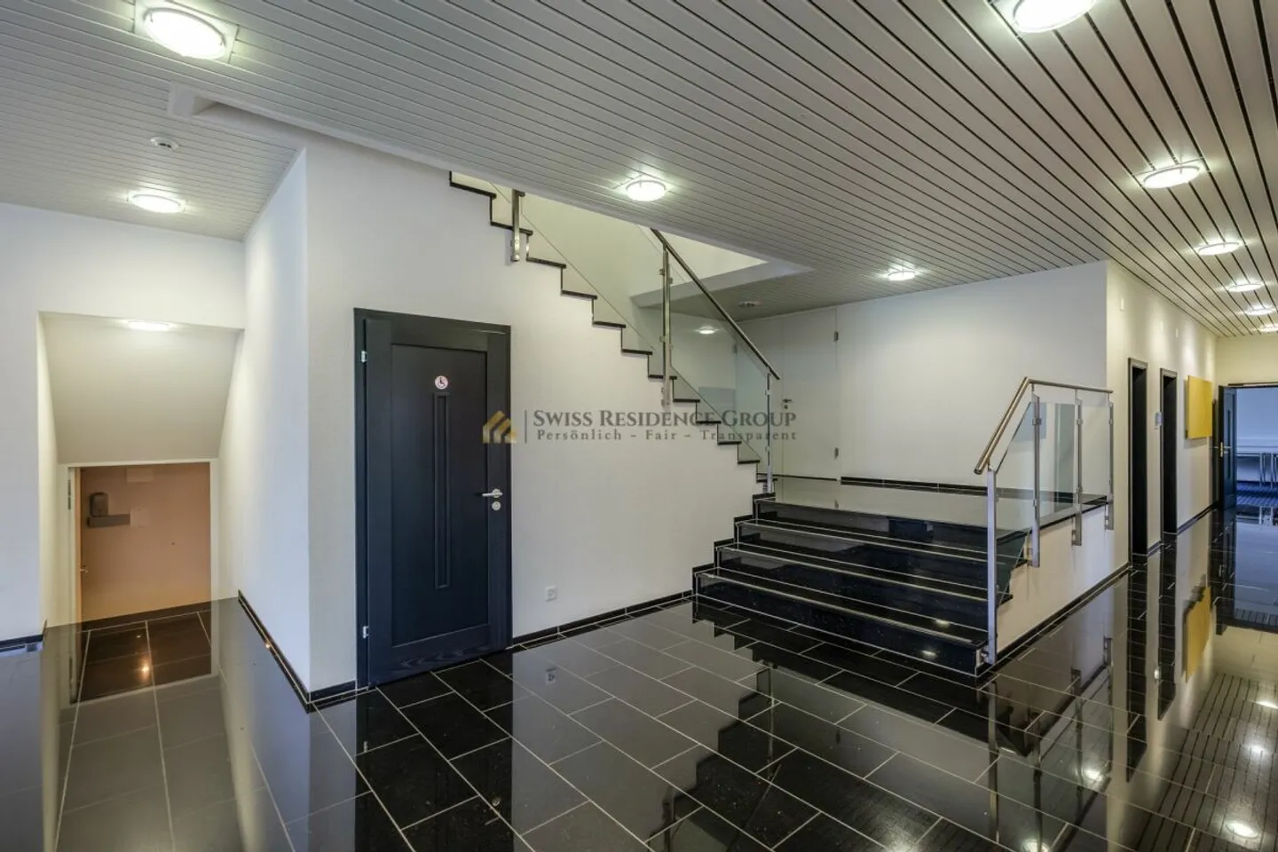 Modern office and training spaces in a prime location in Würenlos - flexible, representative, and usable individually or together - Photo 1 of 13