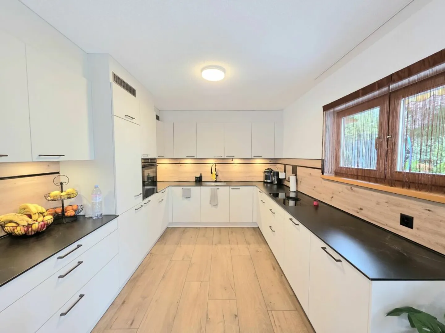 Riservato, spazio per tutta la famiglia! Incantevole casa con giardino a Dällikon - Foto 8 di 13