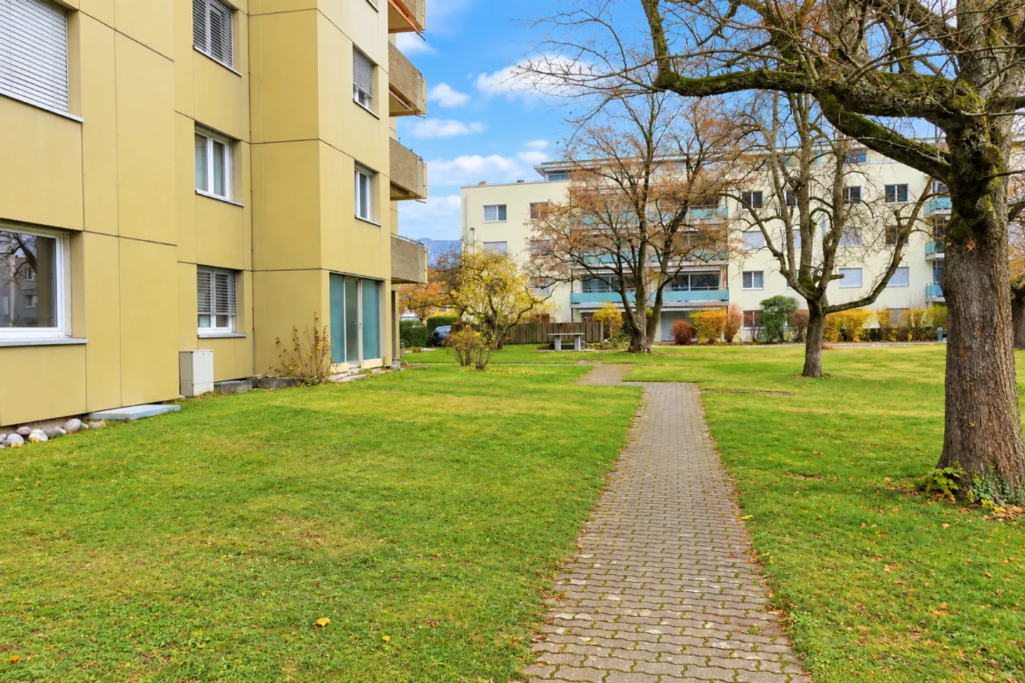 Appartamento 3.5 stanze recentemente ristrutturato con grande parco giochi! - Foto 6 di 8
