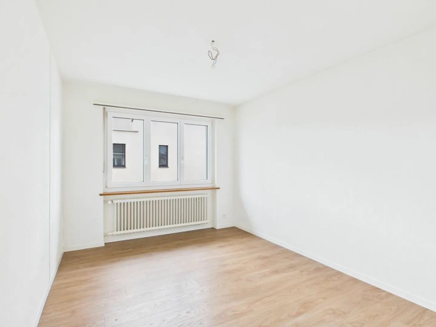 Charming house with large garden in a quiet location - Photo 9 of 13