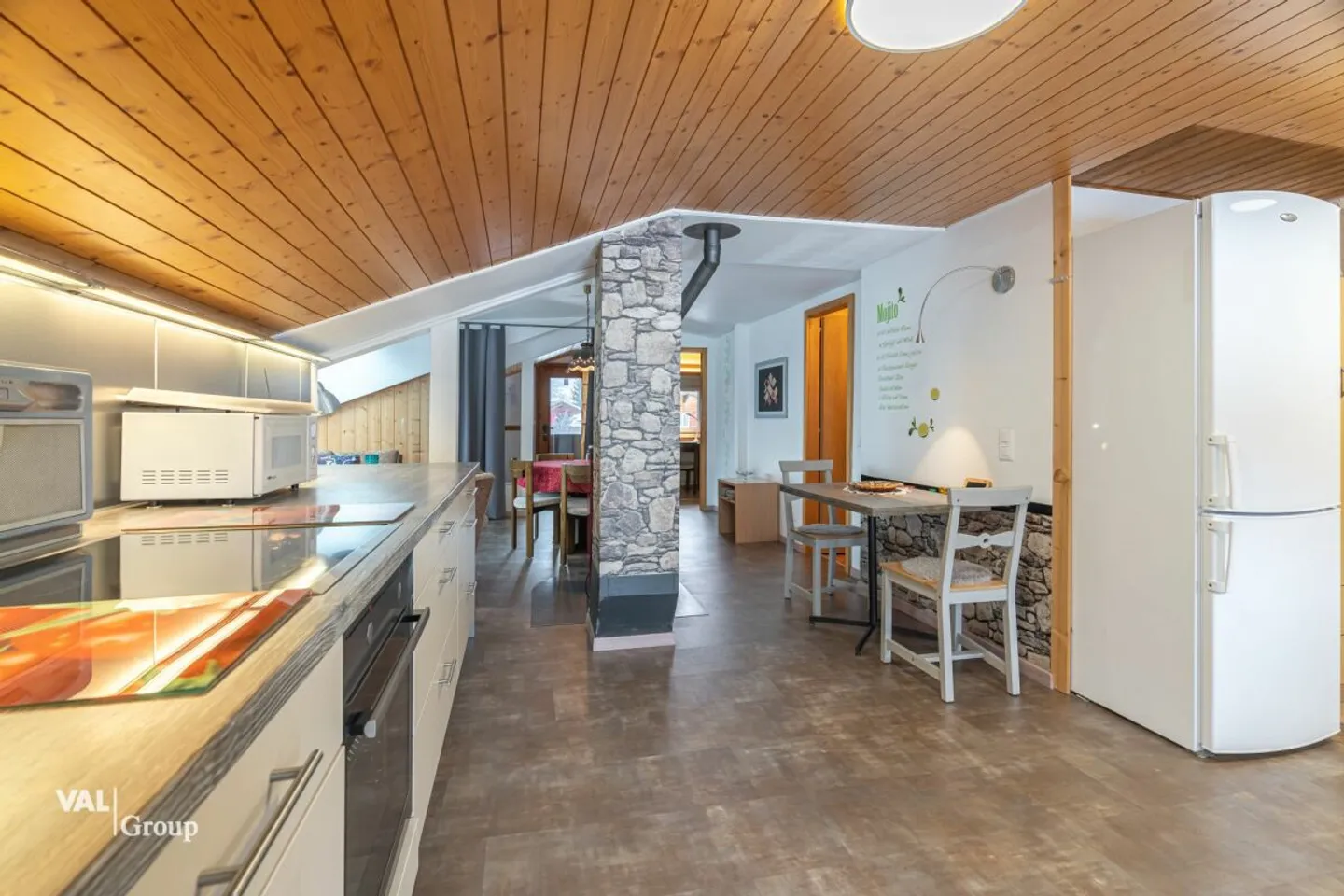 Casa plurifamiliare con 4 unità abitative spaziose - Foto 2 di 13