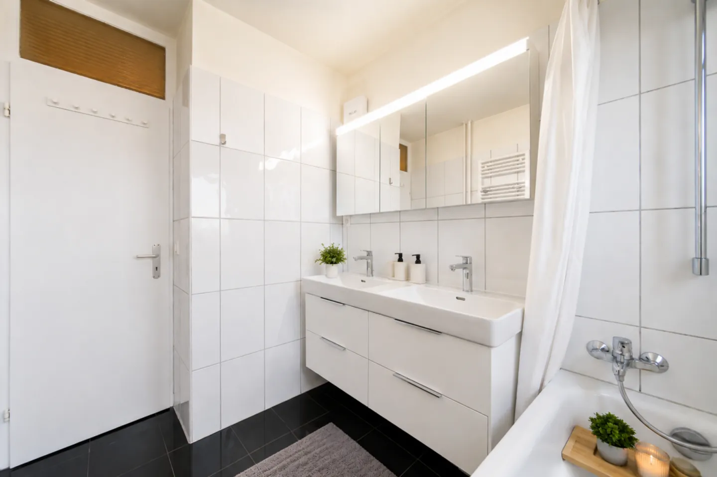 Four Rooms. One Lake. Countless Moments of Happiness - 4.0 Room Apartment in Greifensee - Photo 11 of 13