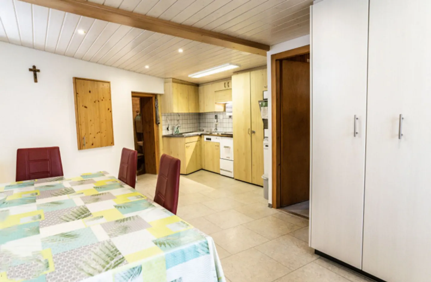 Charming 2.5-room apartment with versatile usage options in Guttet-Feschel VS - Photo 6 of 13