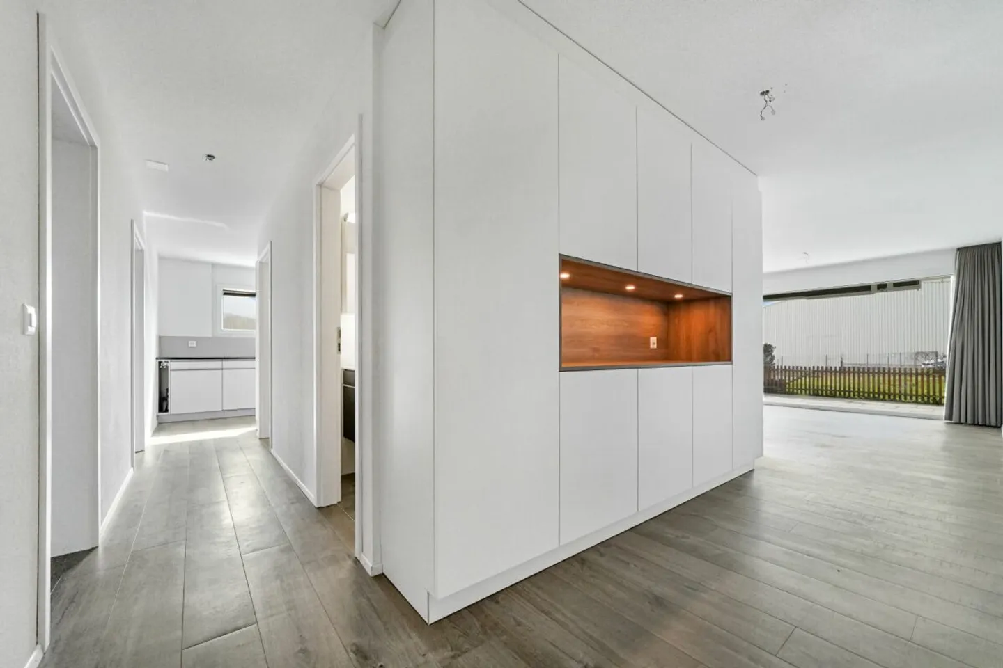 Là où les cœurs de famille s'épanouissent - 5,5 pièces avec accès au jardin - Photo 3 sur 13