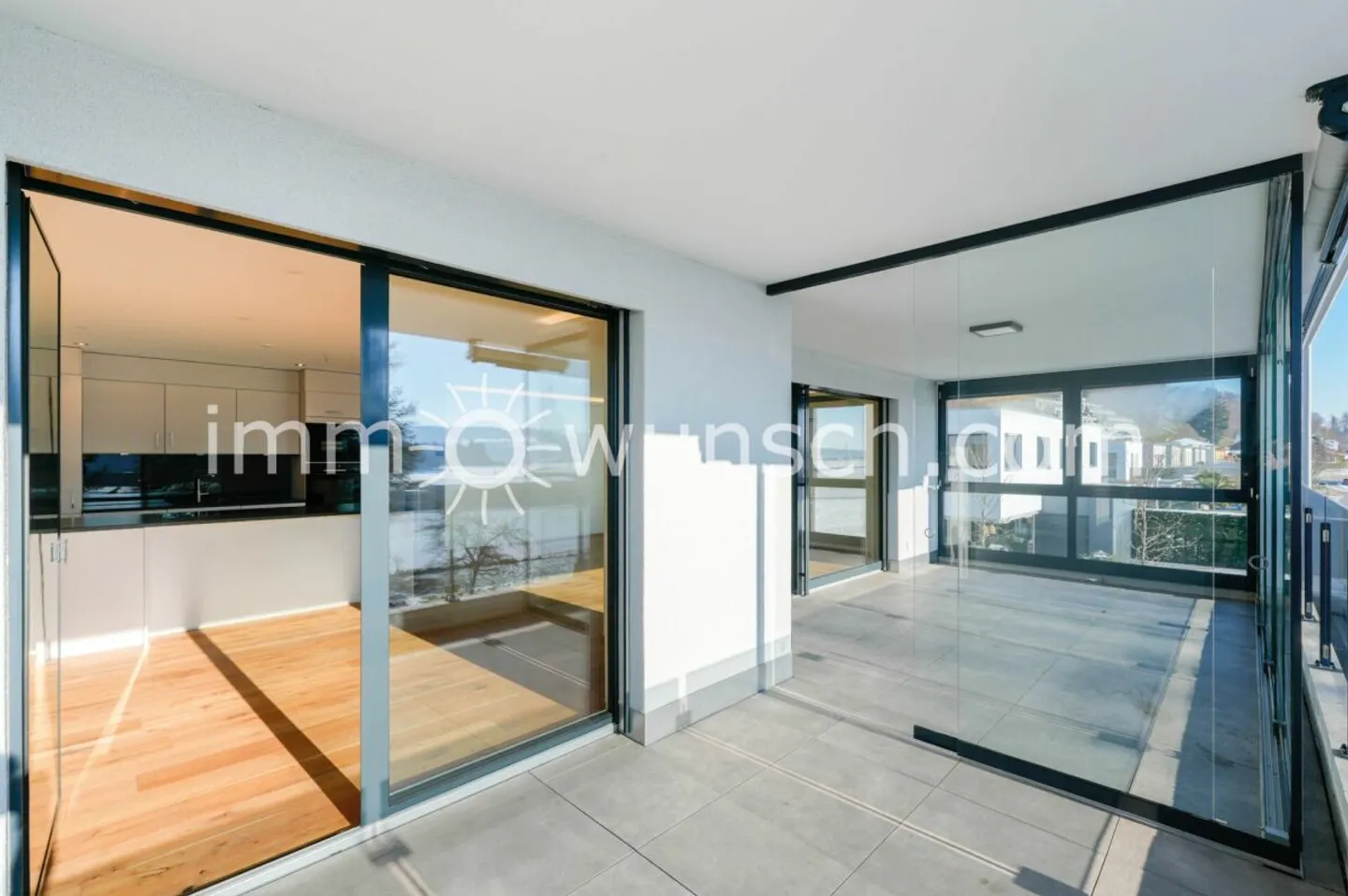 Appartement en copropriété moderne de 3 ½ pièces - Photo 2 sur 11