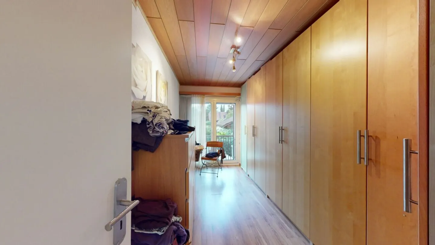 Charmantes Doppeleinfamilienhaus mit Garten - Foto 12 von 13