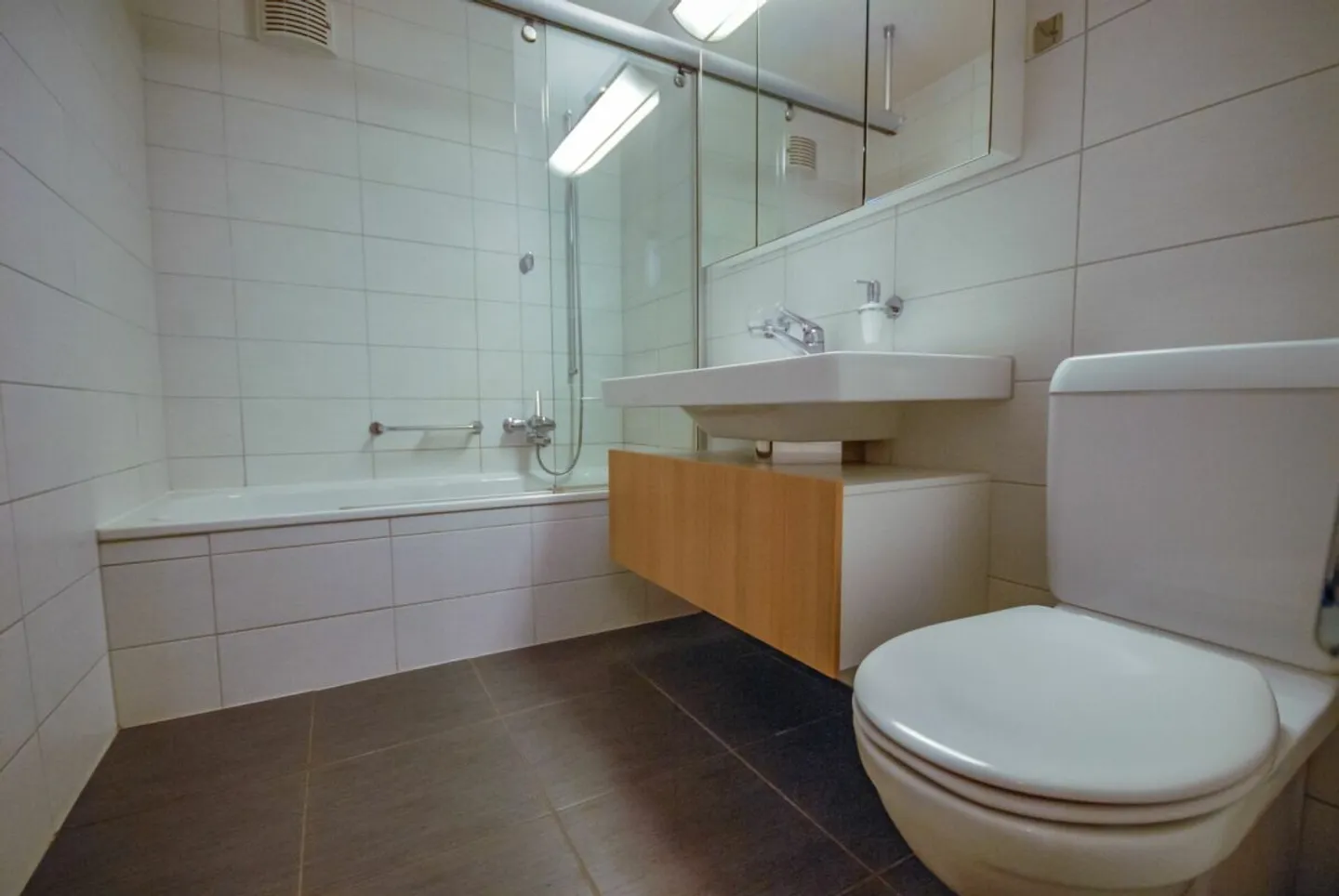 Grosszügige 4.5-Zimmer-Wohnung mit Balkon - Foto 4 von 12