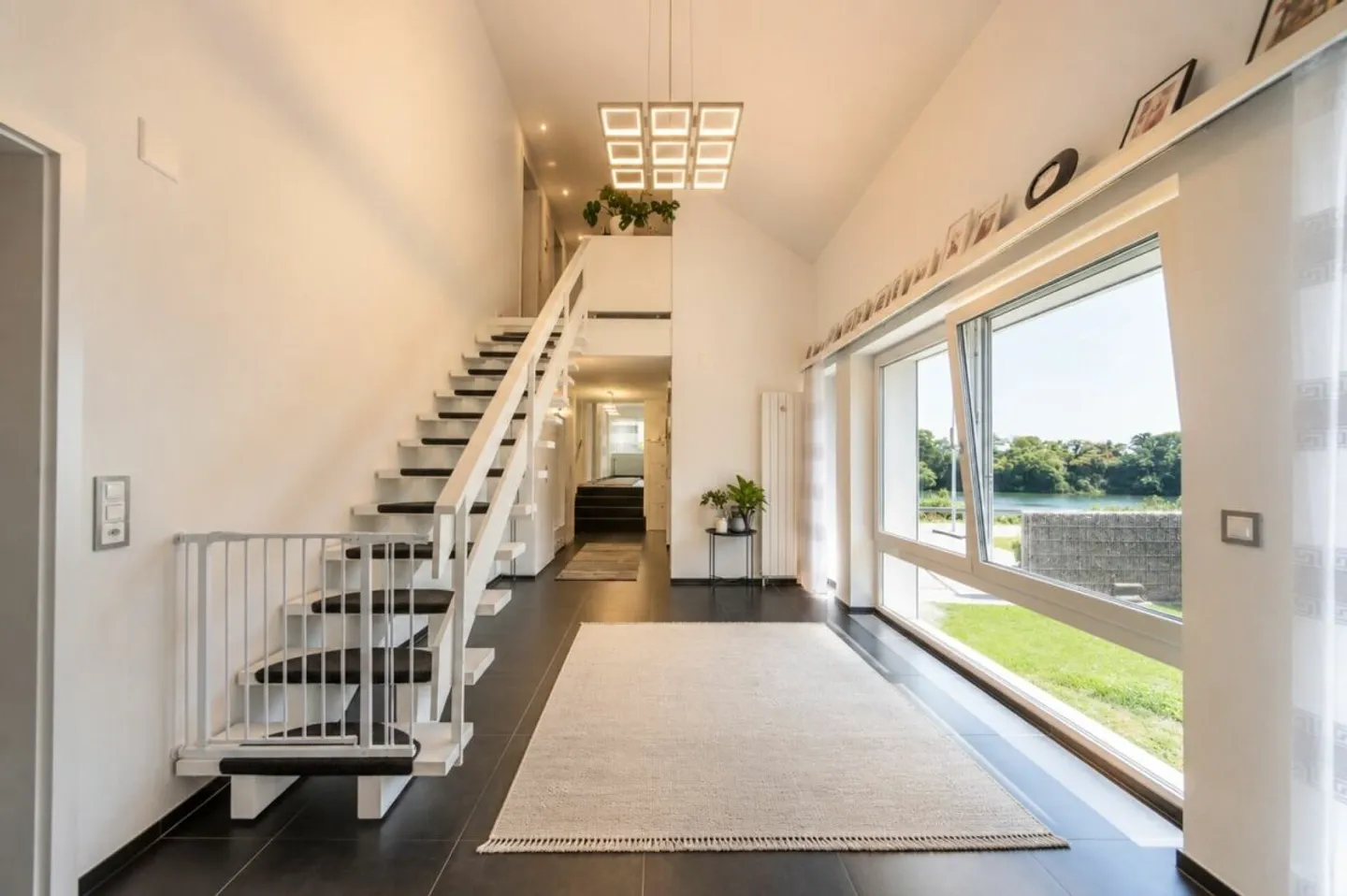 Luxuriöses Einfamilienhaus am Rhein - Foto 7 von 13