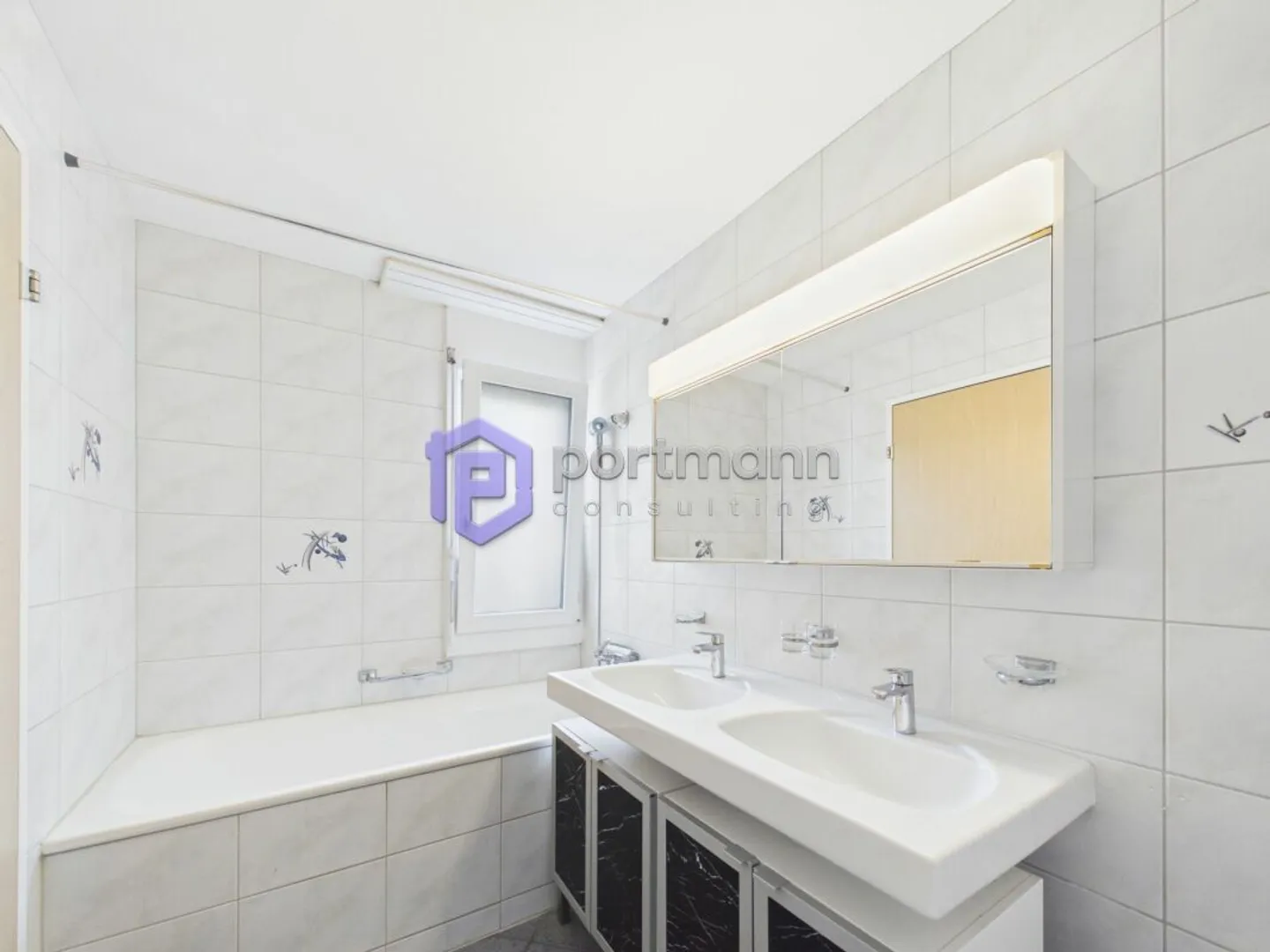 Casa unifamiliare a schiera continuamente ristrutturata e convertita - Foto 7 di 13