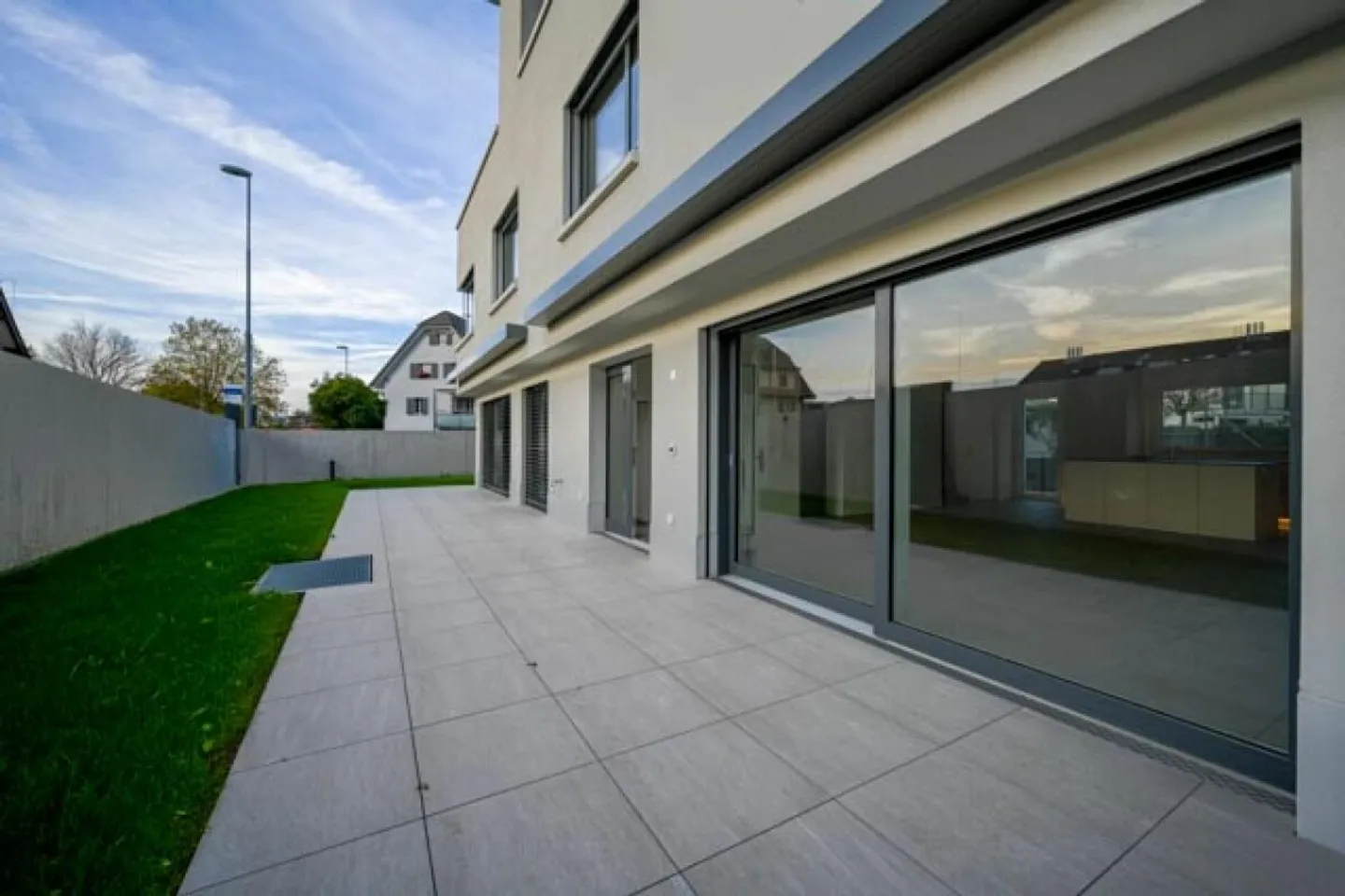 THE ONE - Appartement en duplex exclusif de 4.5 pièces avec bureau et jardin à Baar - Photo 6 sur 12