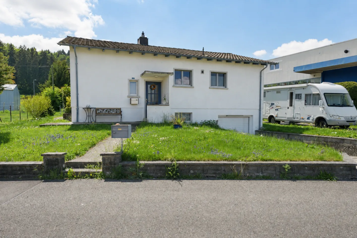 Propriété avec potentiel de développement pour 8 - 12 appartements - Photo 3 sur 7