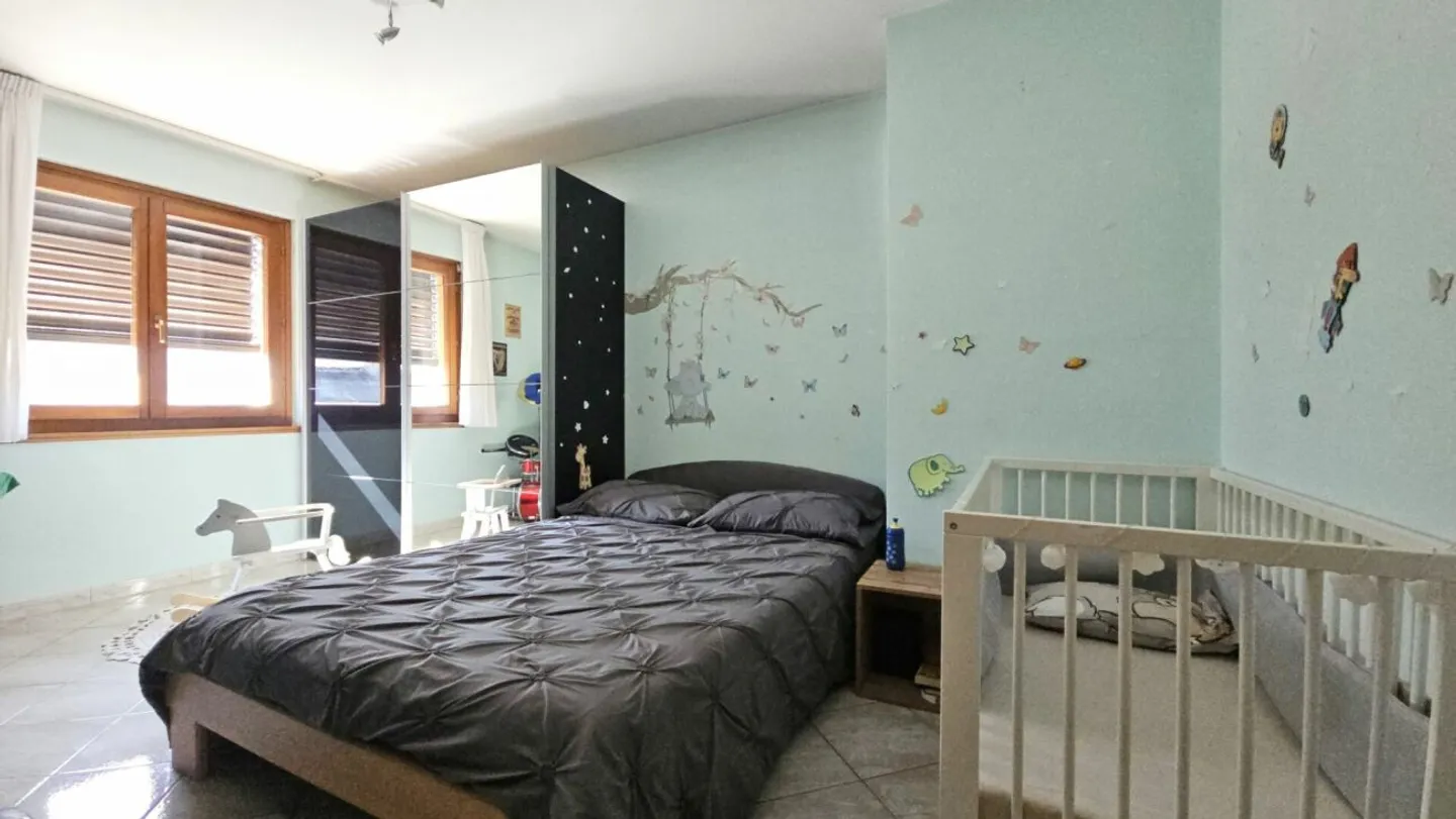 BEAUTIFUL AND LARGE INDEPENDENT HOUSE - Photo 12 of 13