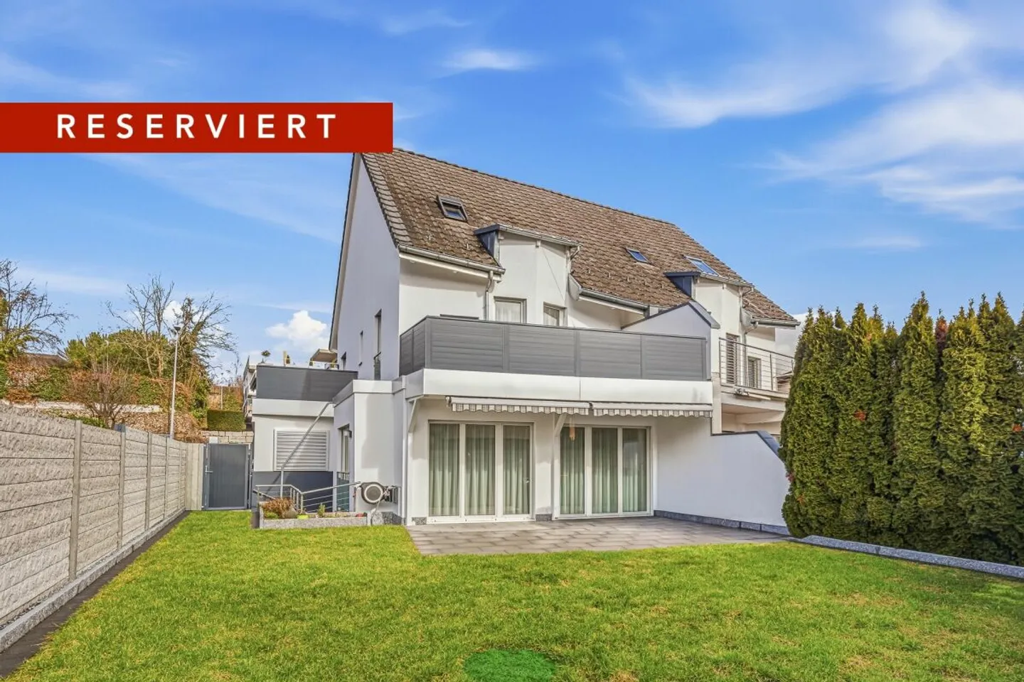 Réservé! VIE CONTEMPORAINE DANS UN EMPLACEMENT FAMILIAL - Photo 1 sur 12