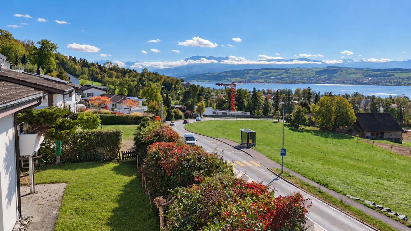 Aussicht zum Verlieben, Sanierung zum Anpacken - 5.5 Zimmer in Schenkon. - Foto 1 di 13