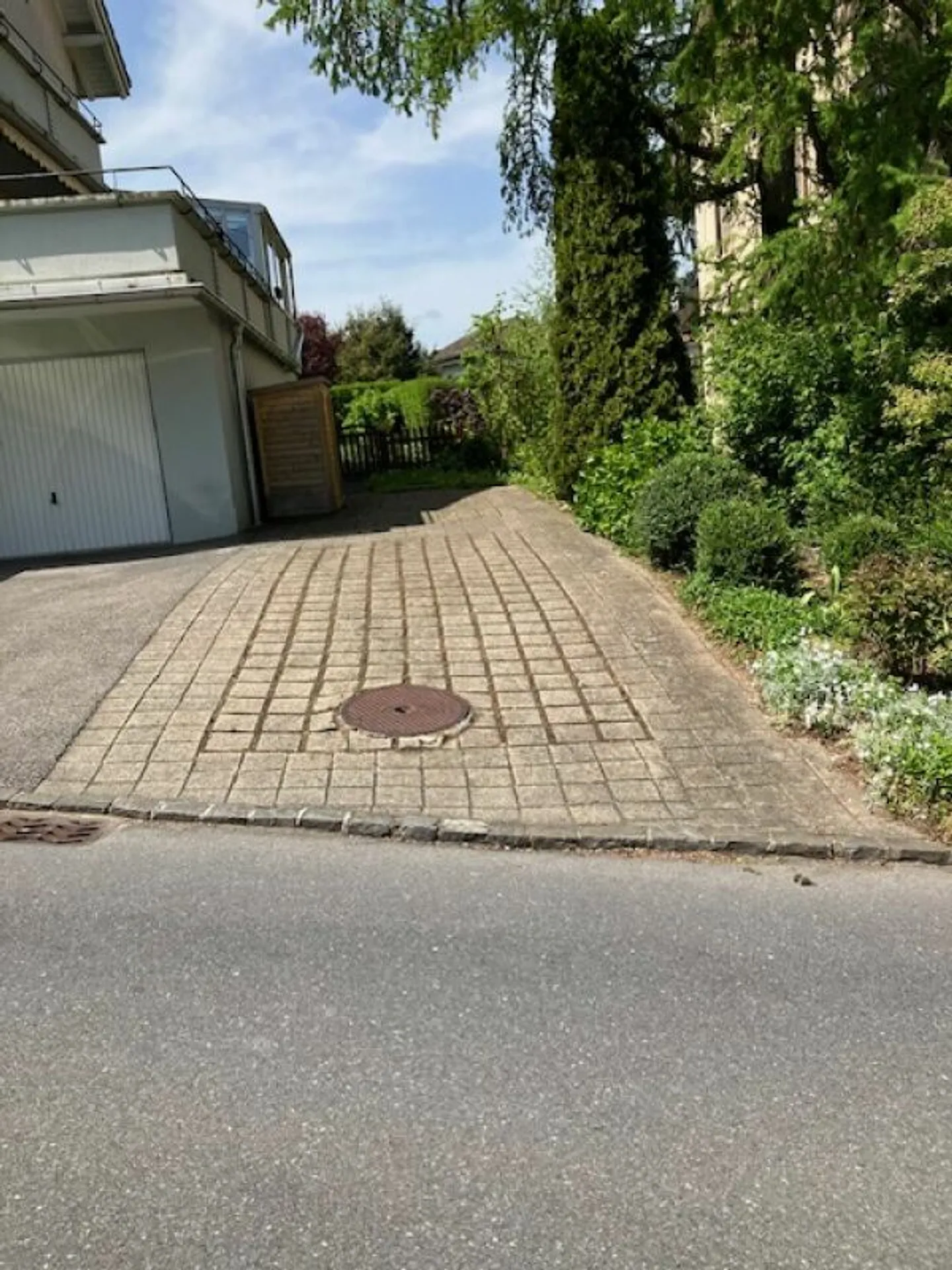 Grosser Aussenparkplatz in Kriens - Foto 3 von 4