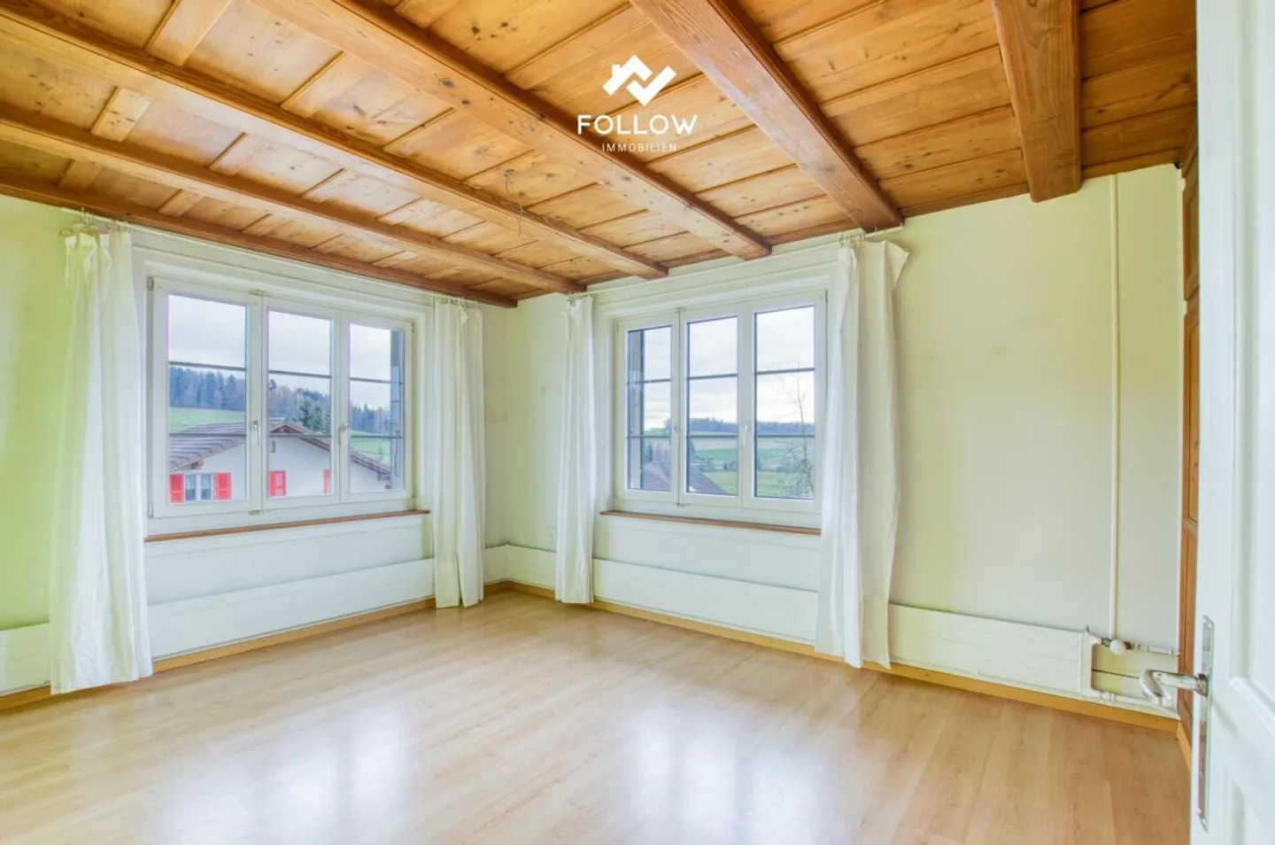 Grosszügiges Dreifamilienhaus mit Weitsicht - Foto 10 von 13