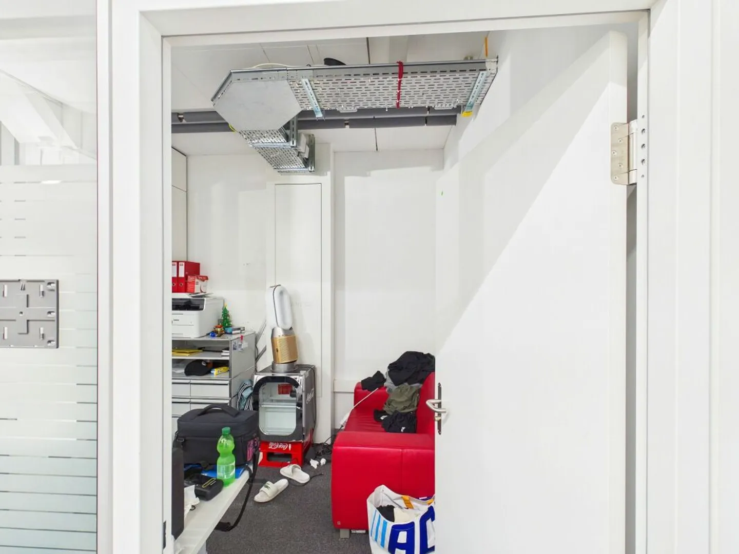 Attractive Office Space with View of the MFO Park - Zurich-Oerlikon - Photo 13 of 13