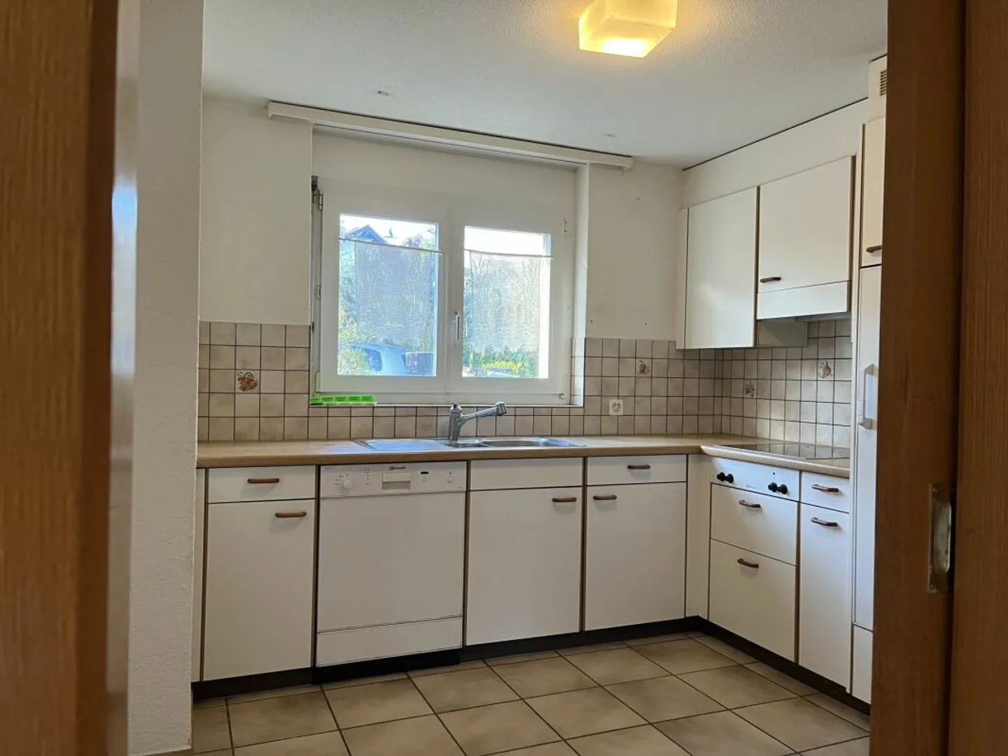 Charming semi-detached house with large garden and plenty of potential in a quiet location in Bözen - Photo 11 of 13