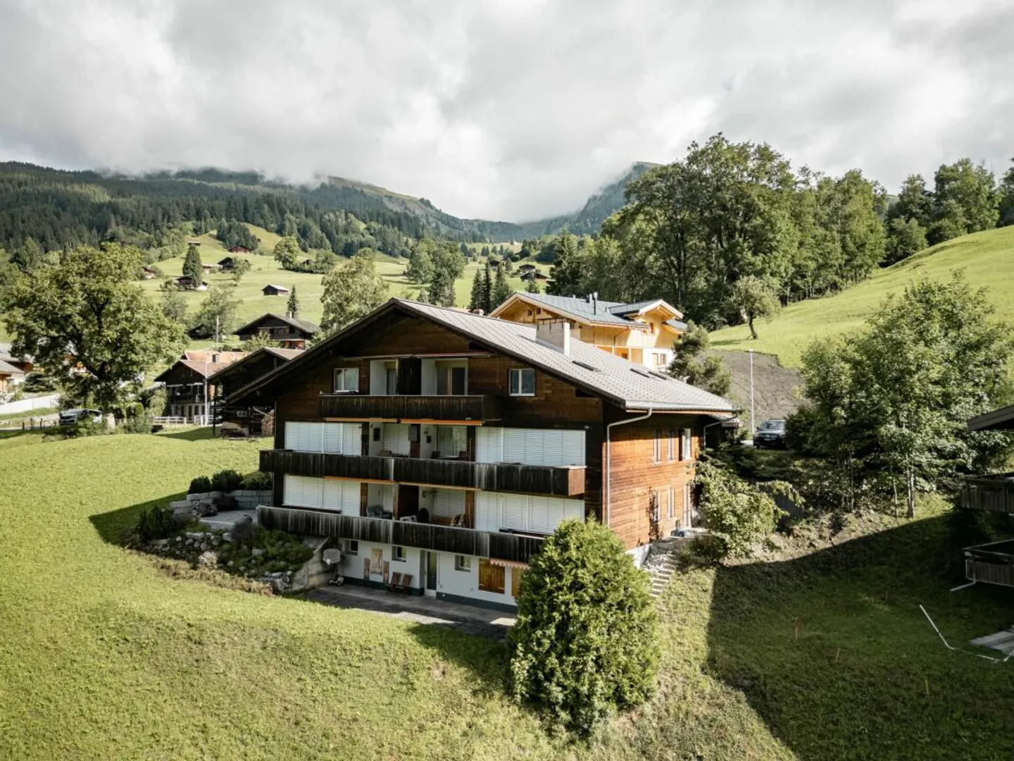 3.5-Zimmerwohnung mit Bergsicht - Chalet im Rutsch - Foto 1 von 13