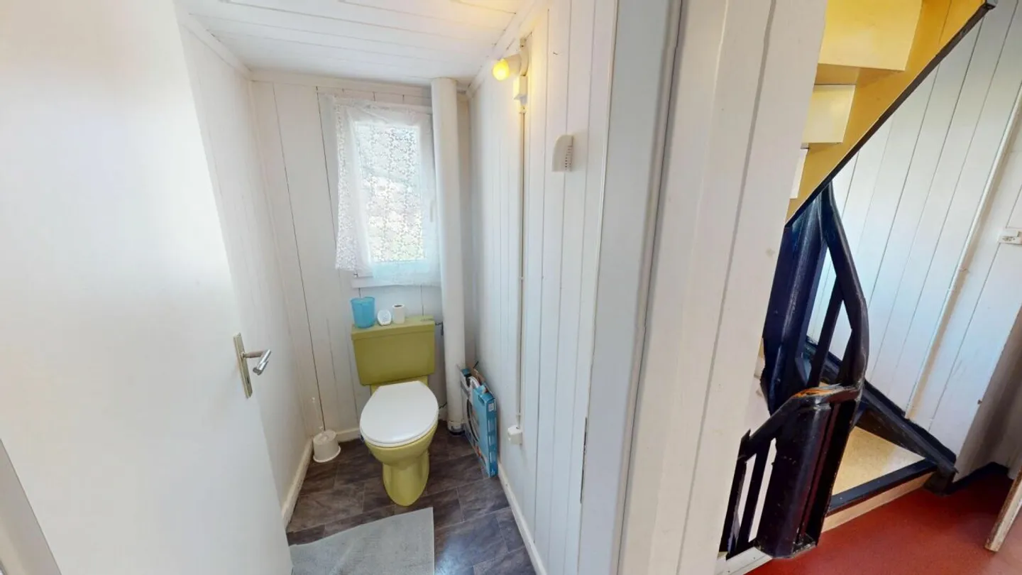 Charming Duplex Home with Garden - Photo 9 of 13