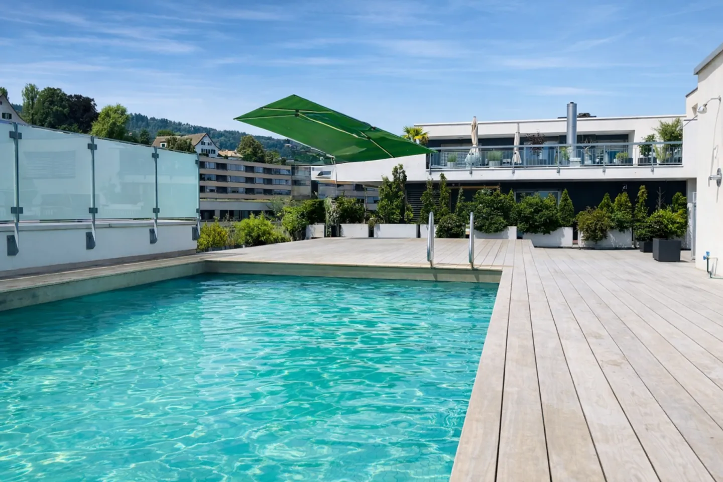 LUMINA LAKE | Grosszügige 4.5-Zi.-Maisonette mit Seesicht, beeindruckender Raumhöhe und Aussenpool - Foto 12 von 13