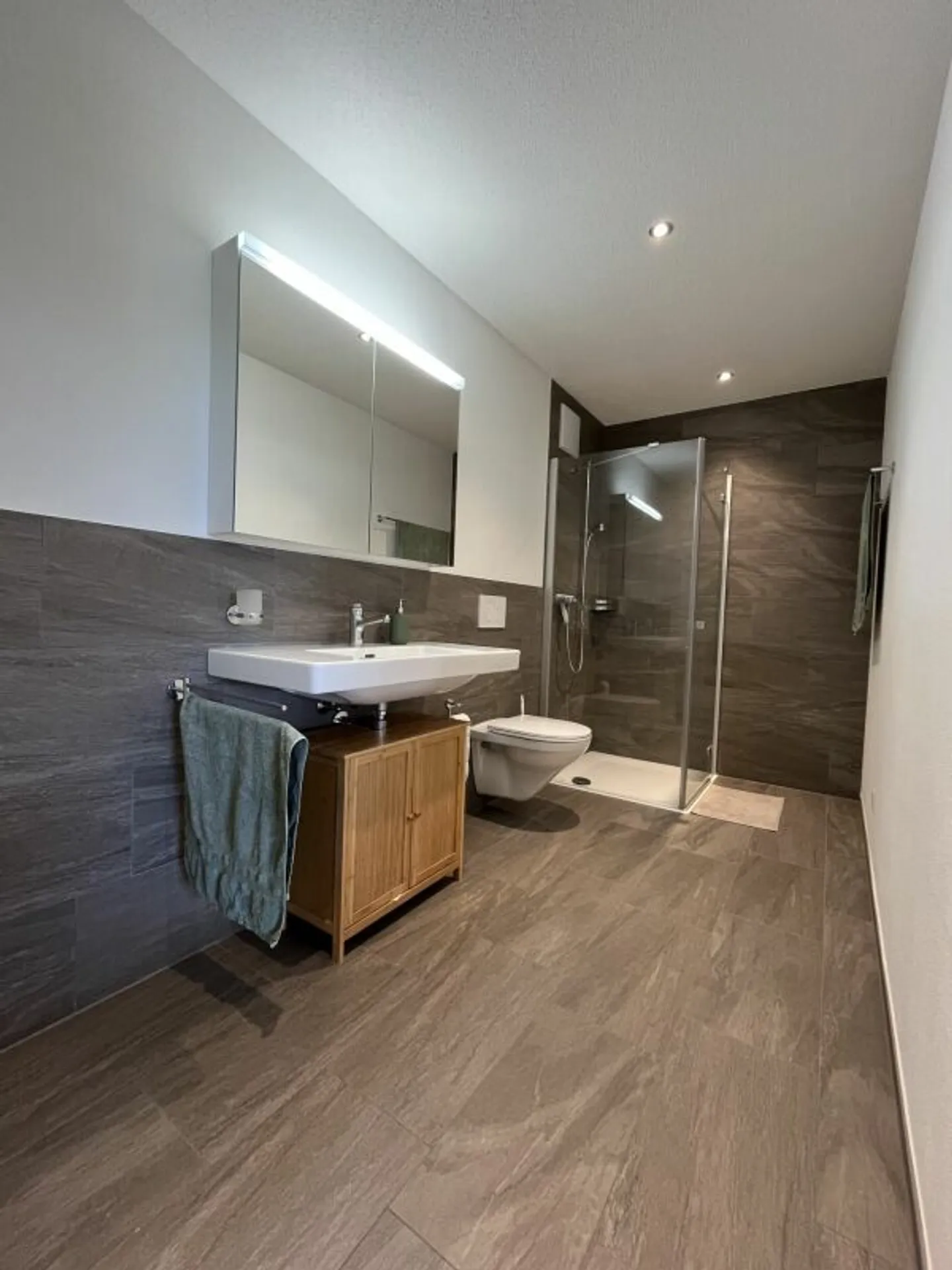 Modern and bright 3.5-room ground floor apartment - Photo 7 of 12