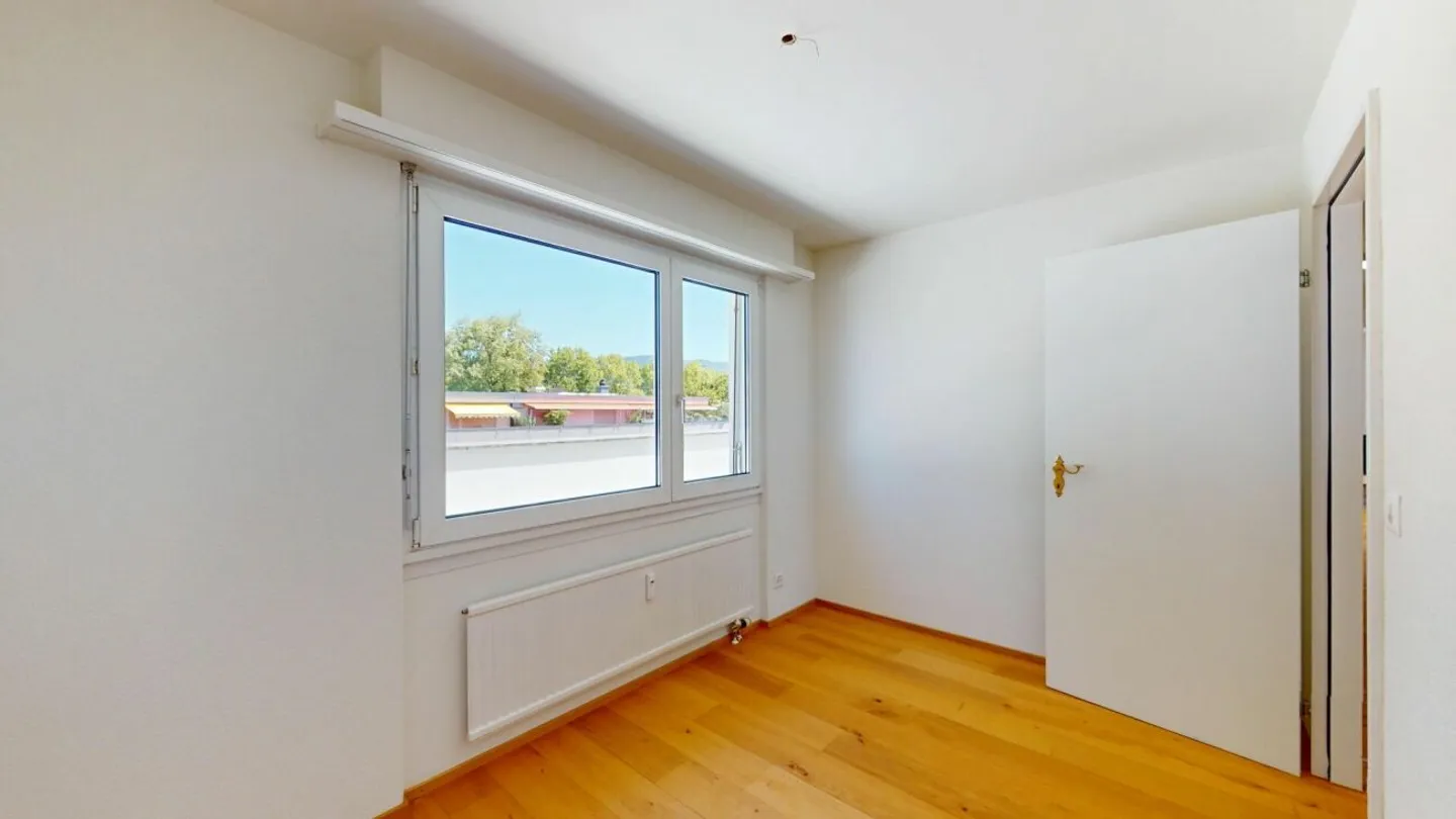 Modernized Penthouse Apartment with Fantastic 360° Terrace - Photo 9 of 12