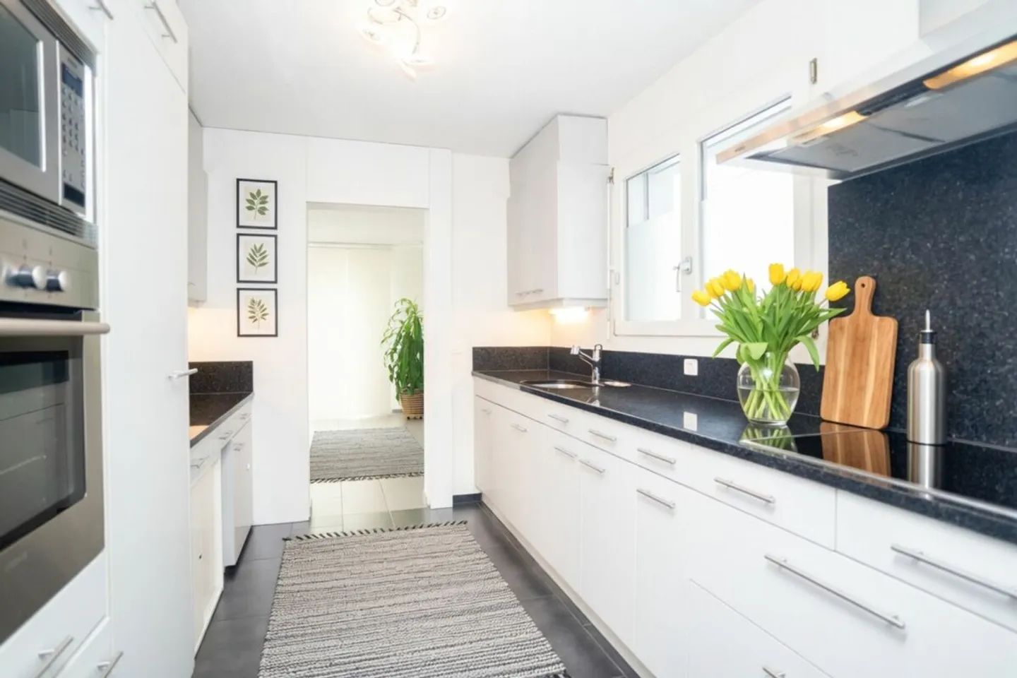 Stylish 5.5 Room Terrace Apartment with 67 m2 Terrace - Photo 4 of 13
