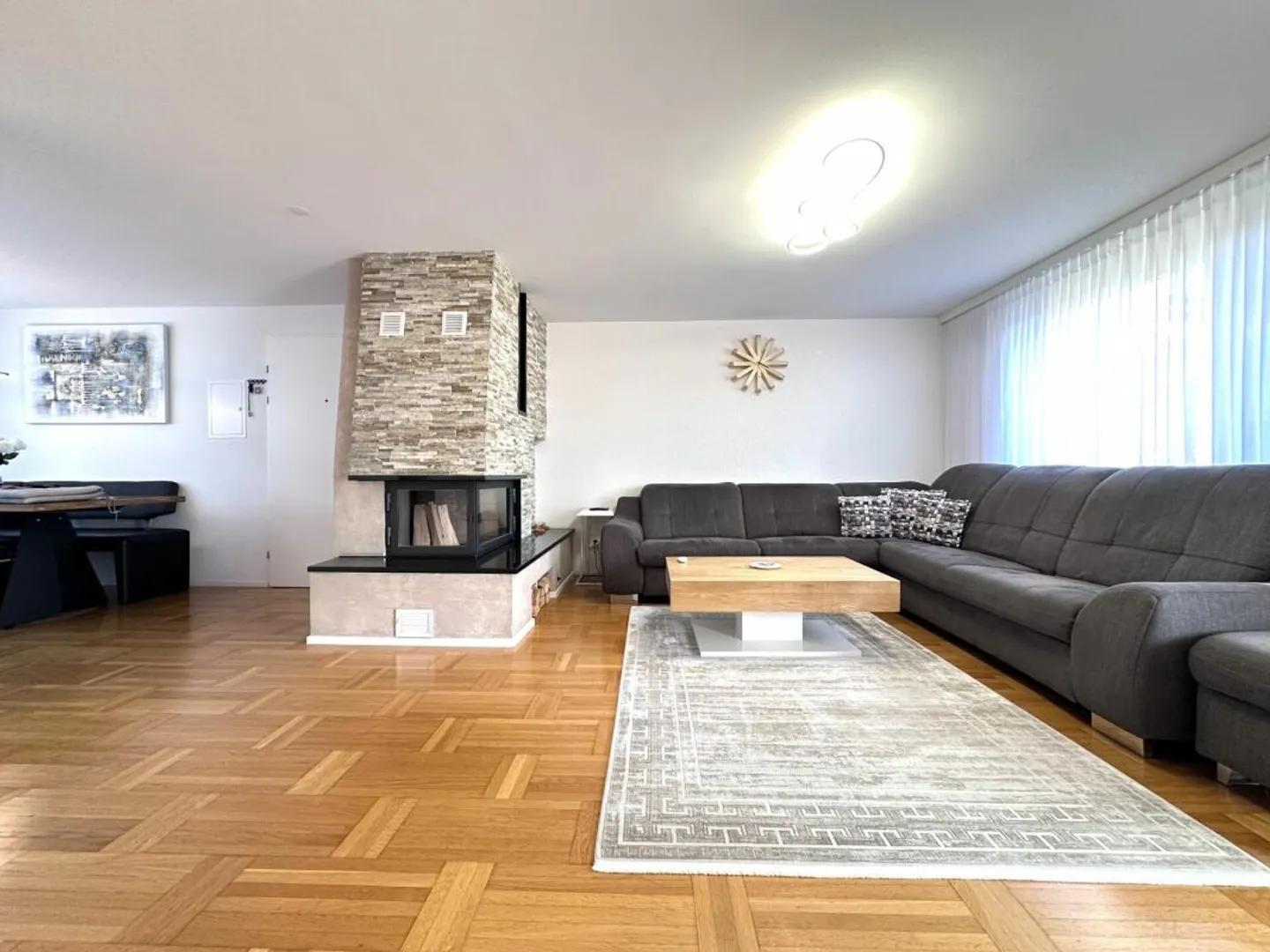 Moderne 4.5 Zimmer Wohnung - Foto 3 von 12