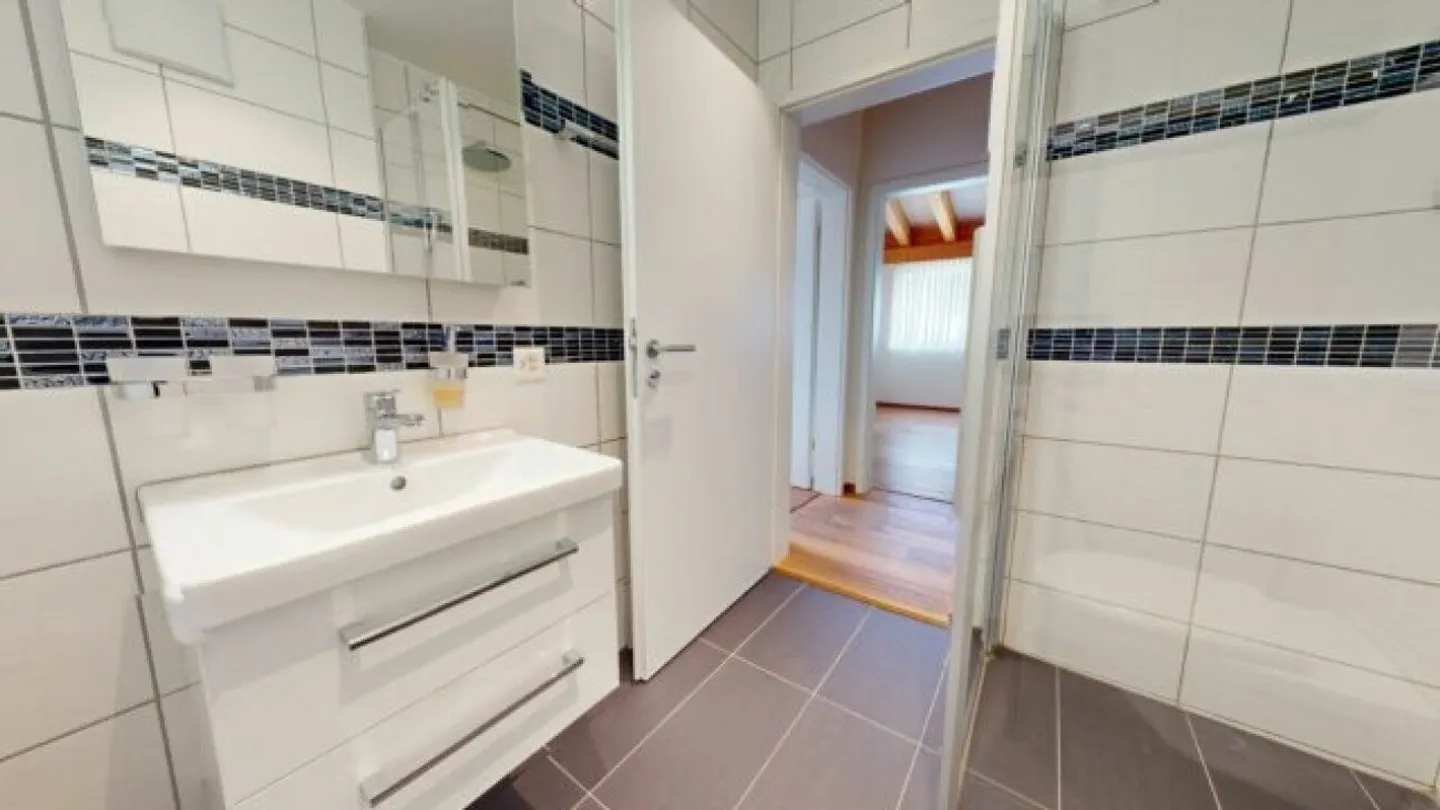 Appartamento mansardato spazioso come residenza principale - Foto 10 di 13