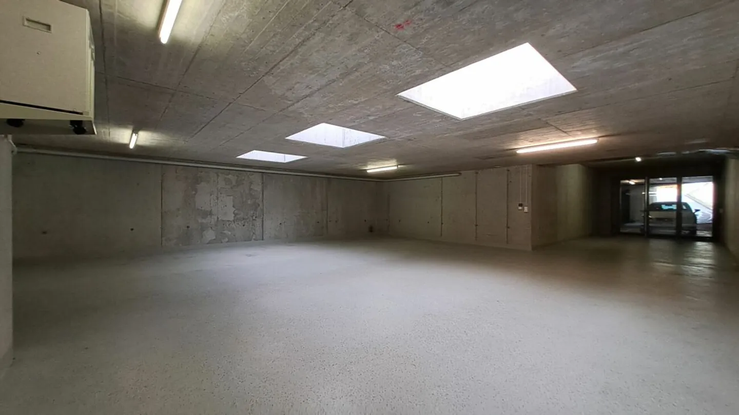 Spacious Workshop/Storage Room - Photo 3 of 6