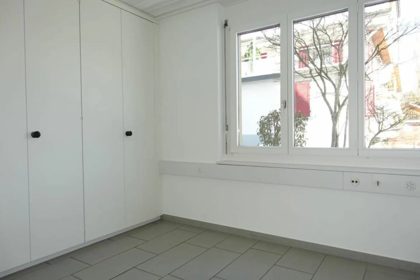 Spacious Commercial Premises on the Ground and Basement Floor - Photo 10 of 13