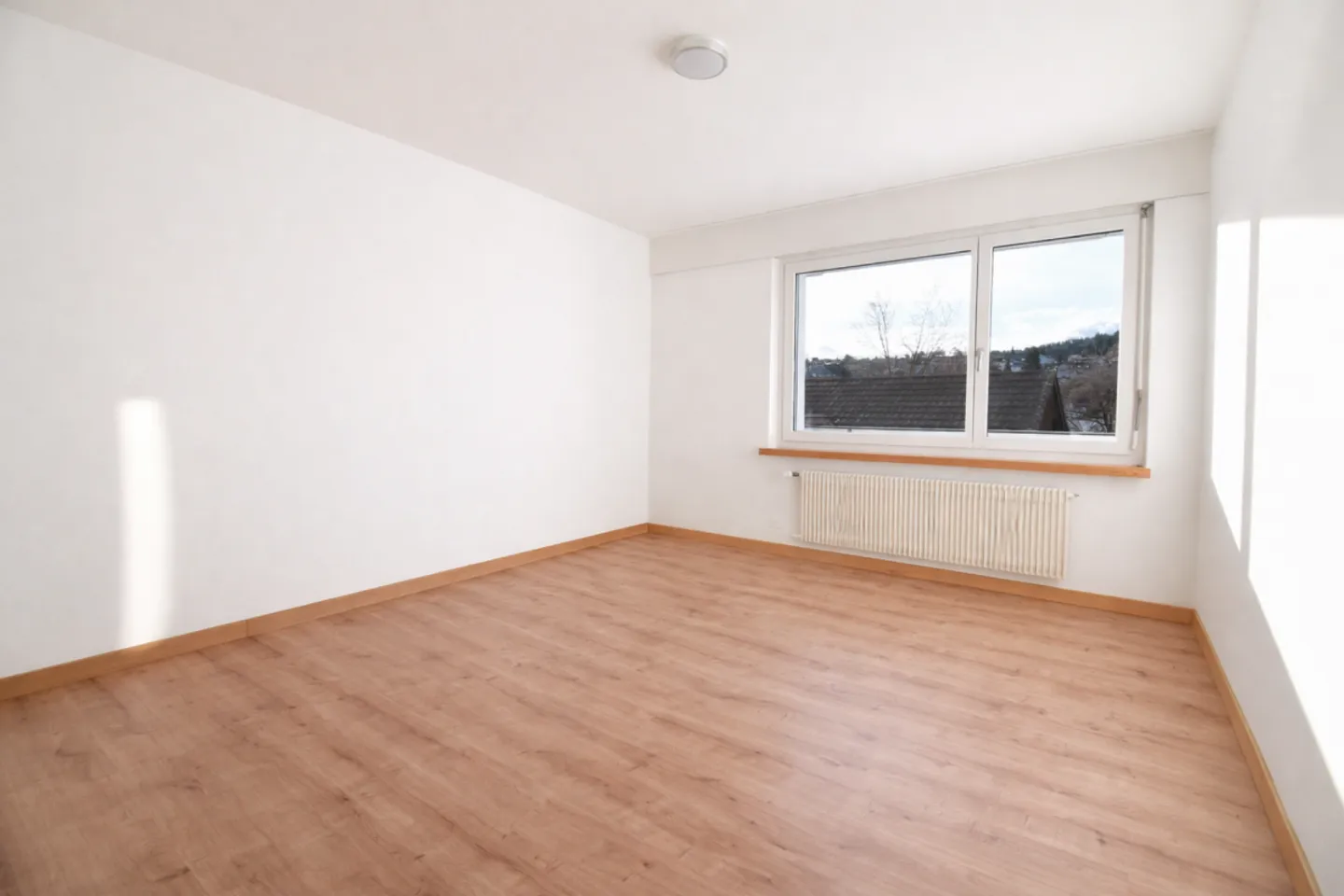 Appartement central de 3,5 pièces avec vue - Photo 4 sur 7