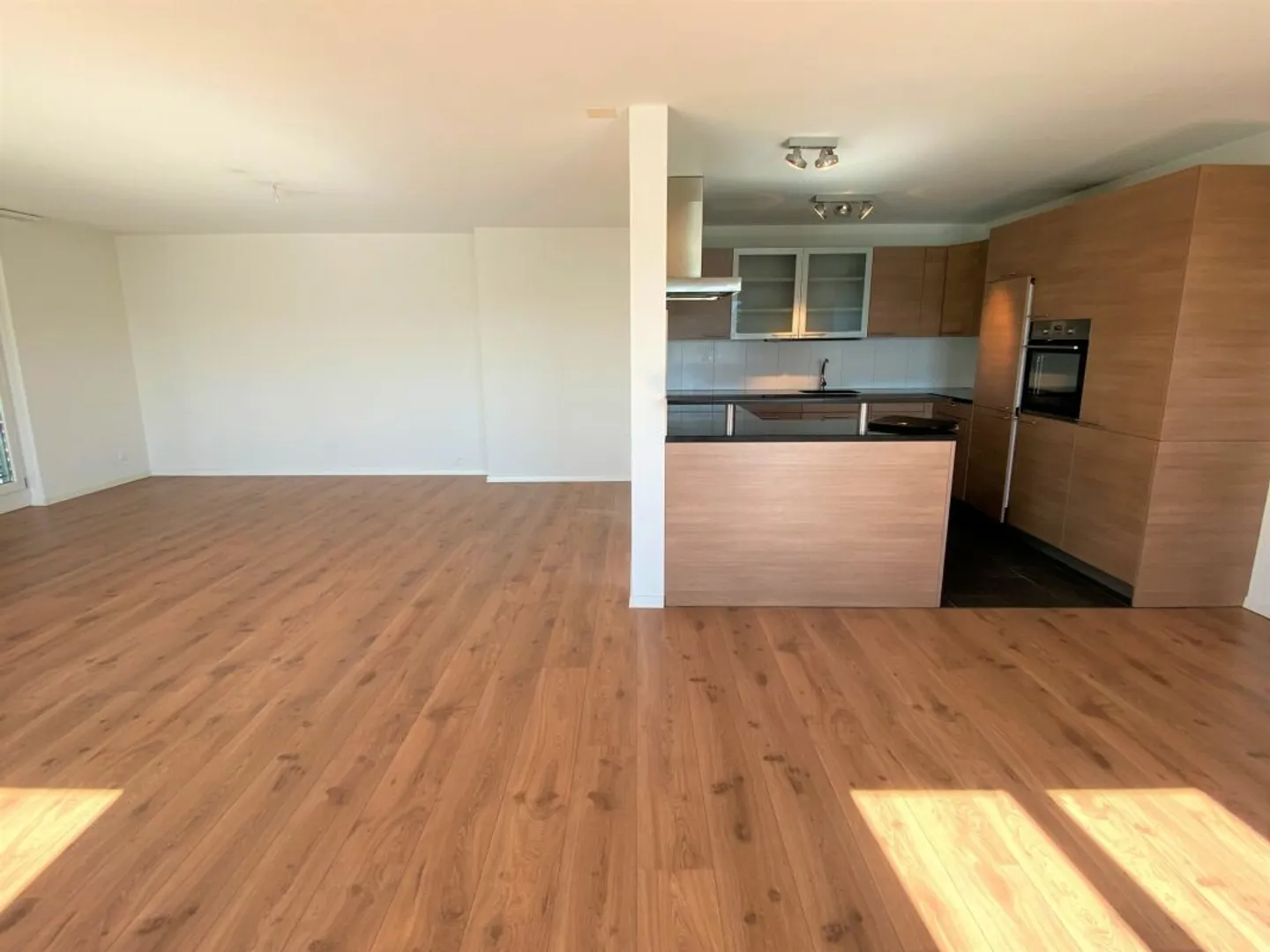 Traumhafte Attika-Wohnung mit Terrasse - Foto 3 von 13