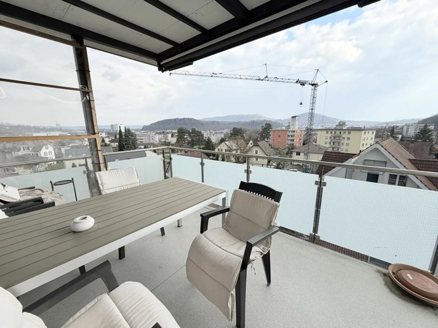 Geräumige Wohnung mit Terrasse - Foto 7 von 9