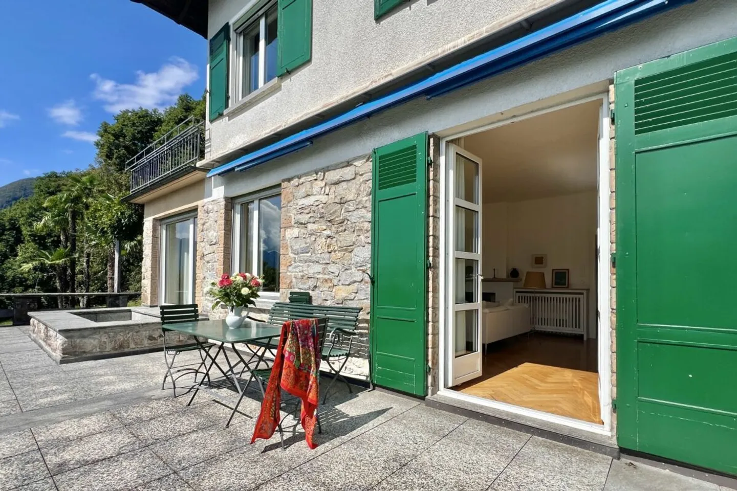 RISERVATO !!! Villa maestosa con grande terreno e vista lago a 180° - Foto 7 di 13