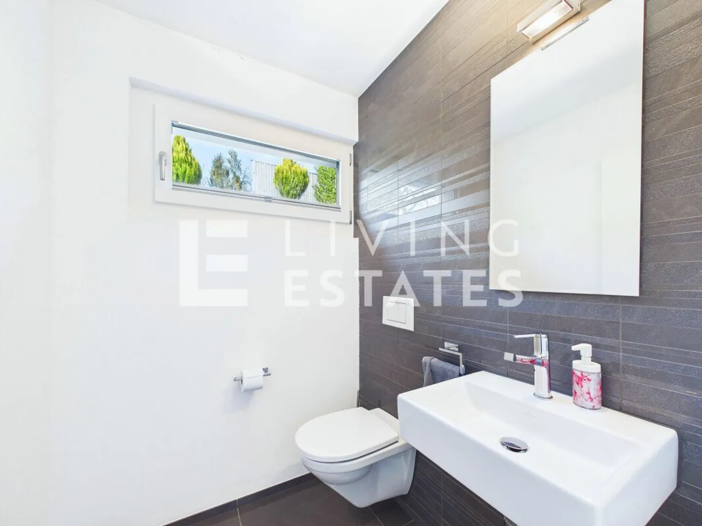 Luxushaus mit Pool und Garage - Foto 7 von 13