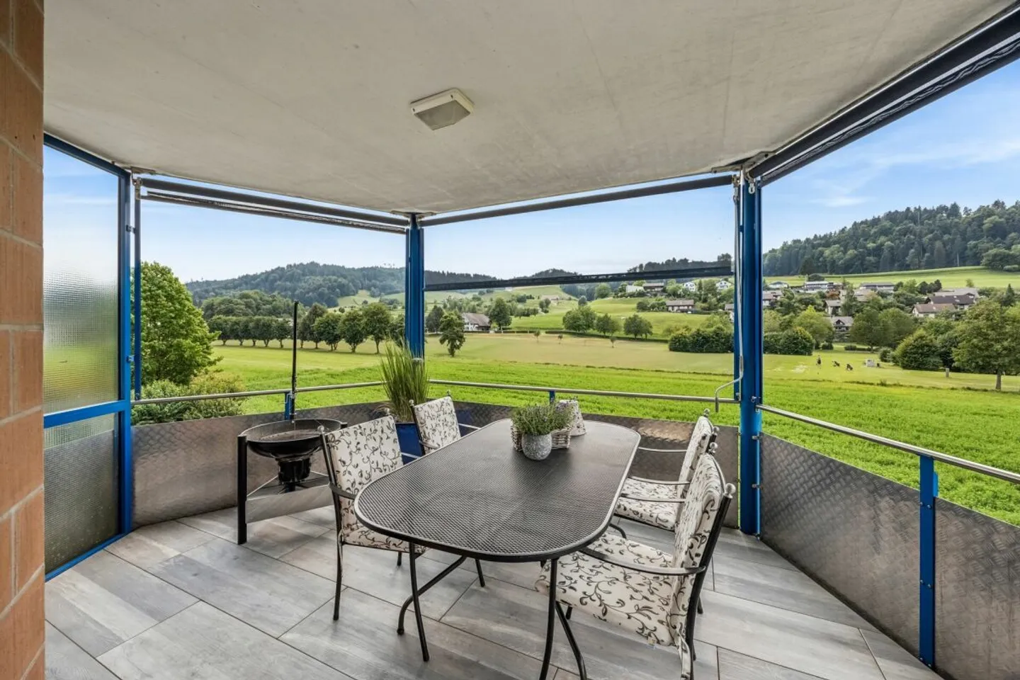 Spacious Penthouse with Gallery! - Photo 6 of 12