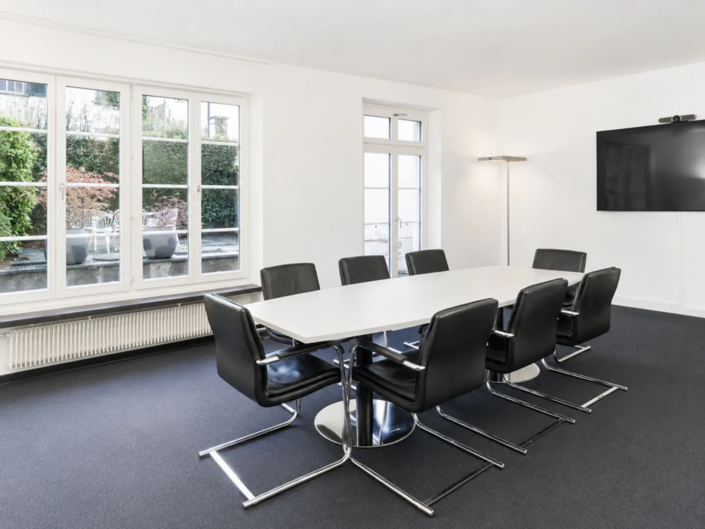 Representative Boutique Headquarters in Zurich's Historic Old Town - Photo 5 of 13