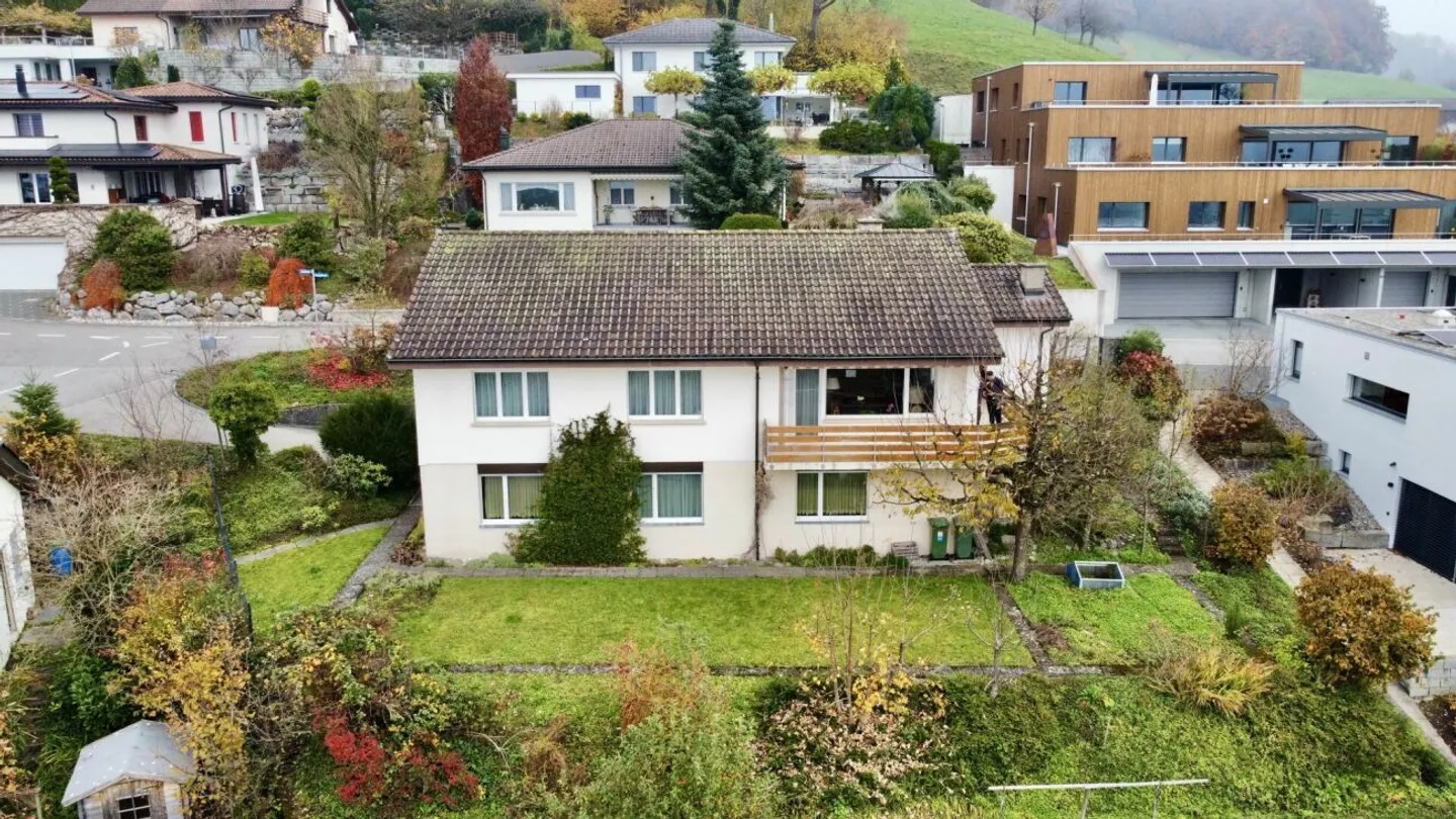 Your Home with a View - Sunny Single-Family House in a Quiet Hillside Location in Muhen - Photo 2 of 13