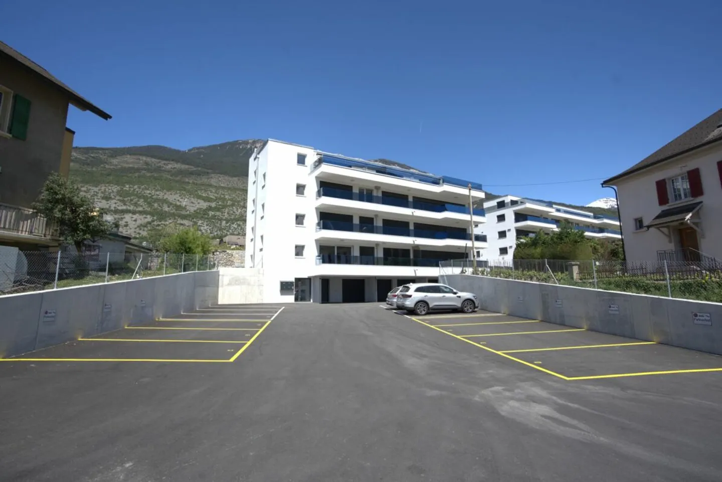 Parcheggi esterni nel centro del paese in affitto immediato - Foto 1 di 6