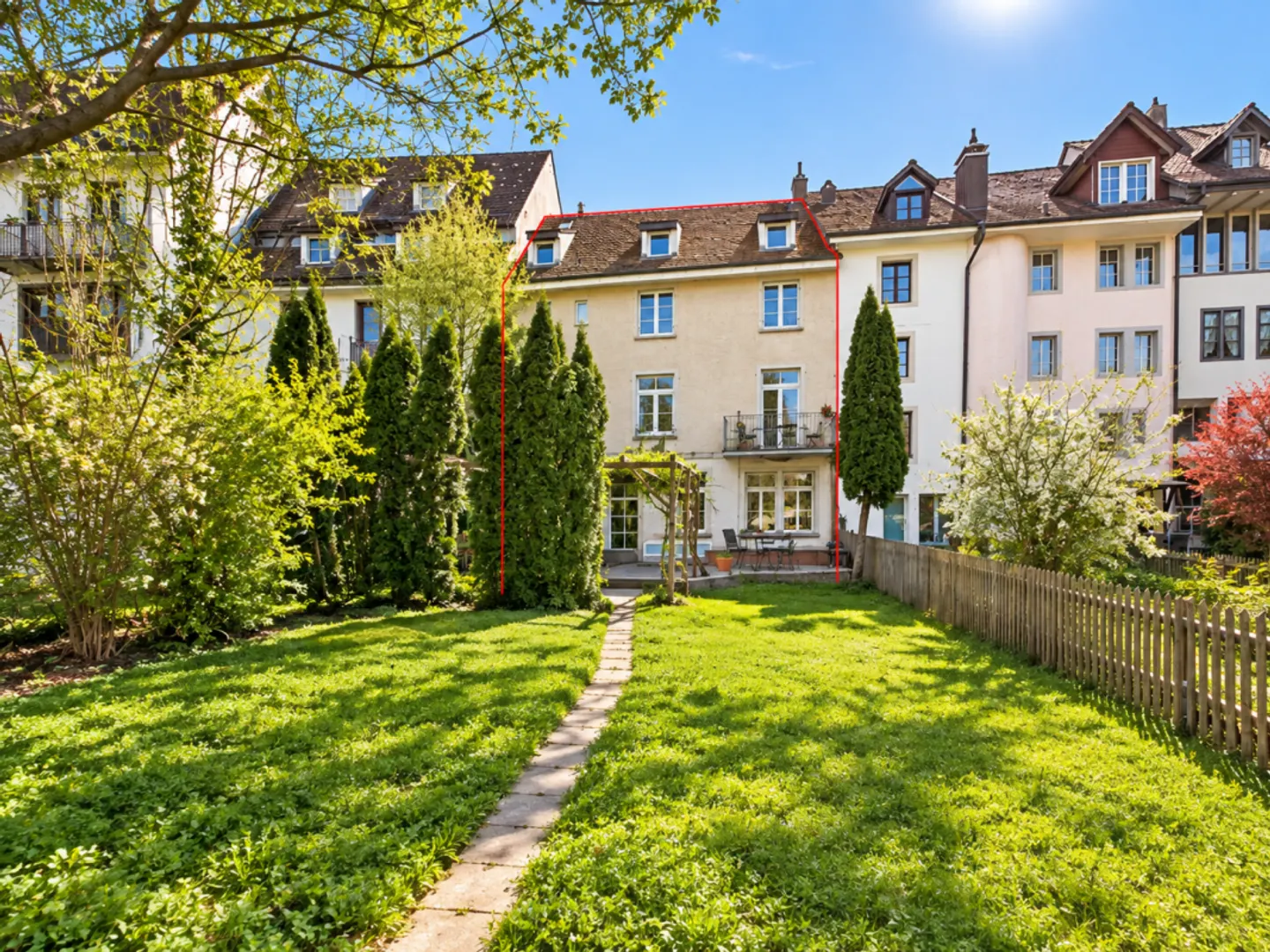 PERLE HISTORIQUE À ZOFINGEN - RENDEMENT ÉLEVÉ DE 4 % DANS UN EMPLACEMENT DE PREMIER CHOIX ! - Photo 1 sur 13