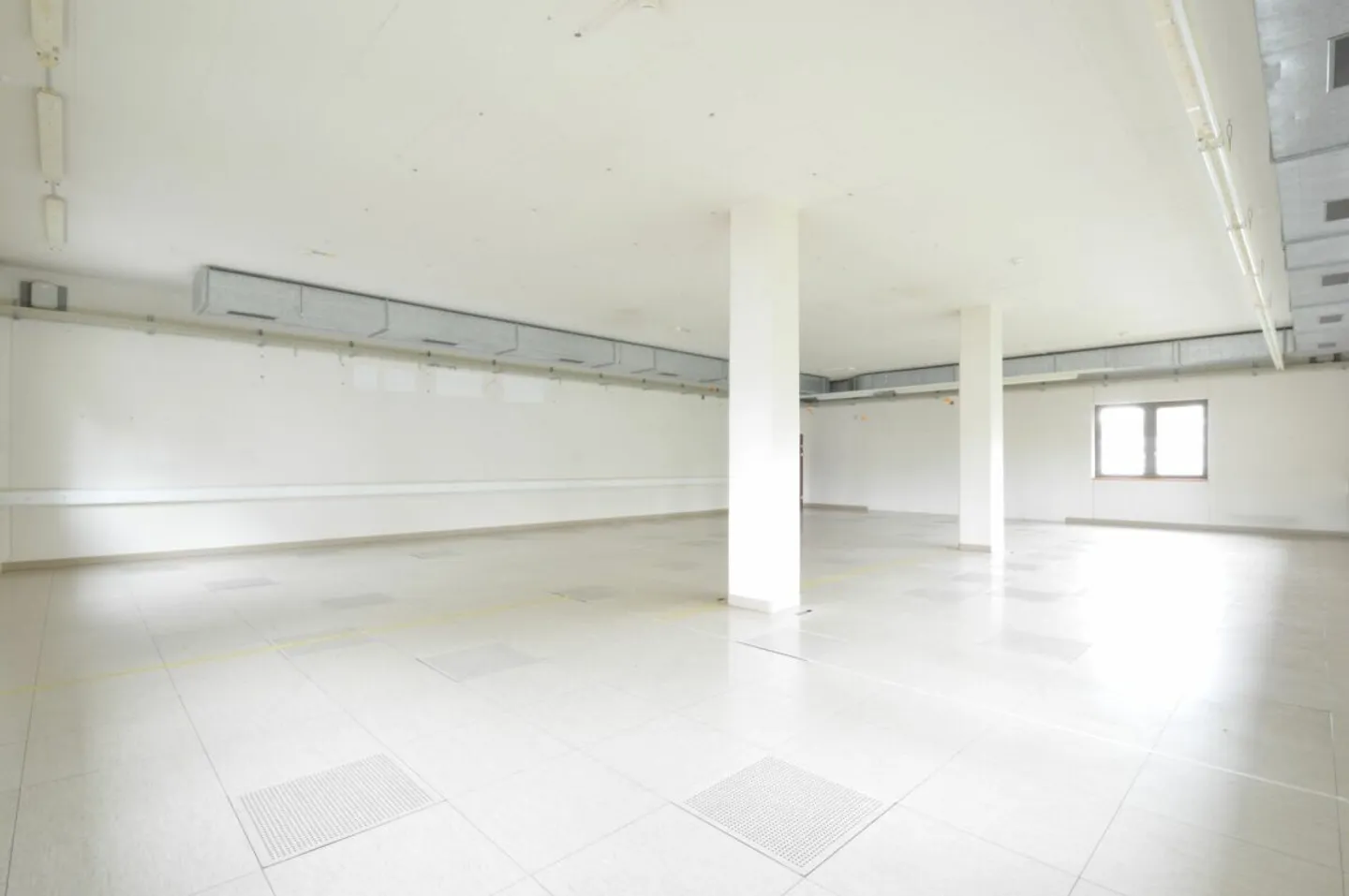 Office and practice rooms in various sizes (39, 188, 298 m²) in the center of Frauenfeld - Photo 4 of 8