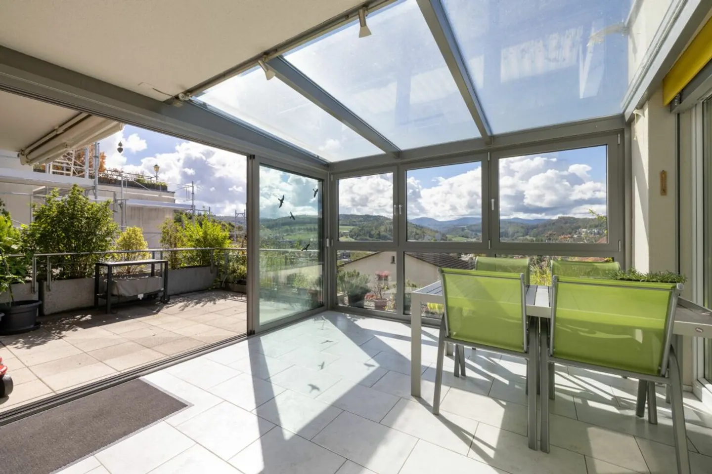 At the Sunny Slope of Liestal: 4.5 Room Terrace Apartment - Photo 11 of 13