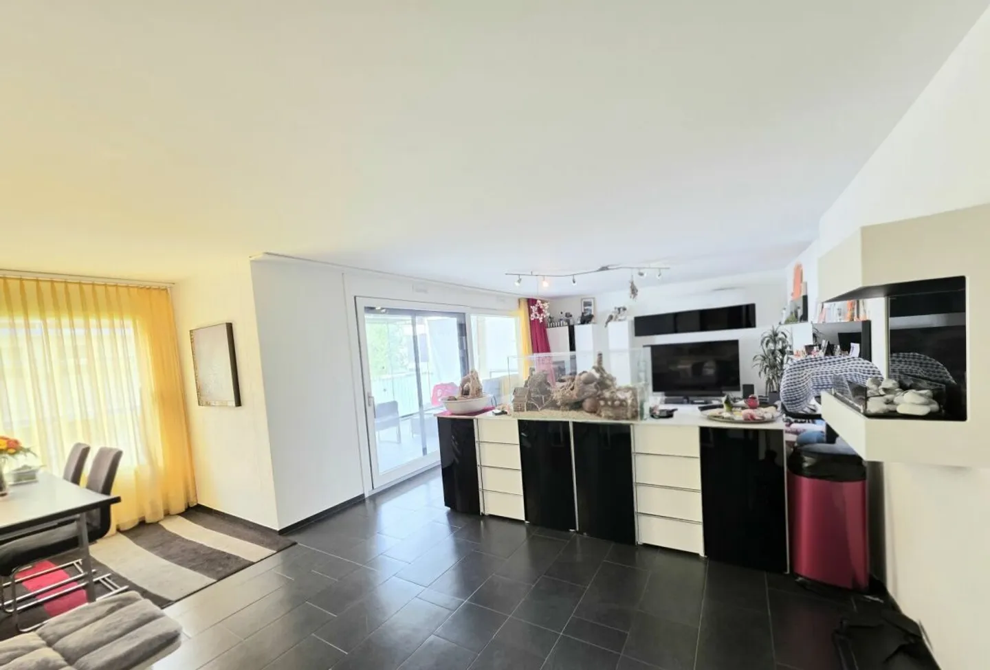 Familienfreundliche 4.5-Zimmer-Wohnung mit Minergie Standard in Würenlos - Photo 4 of 13