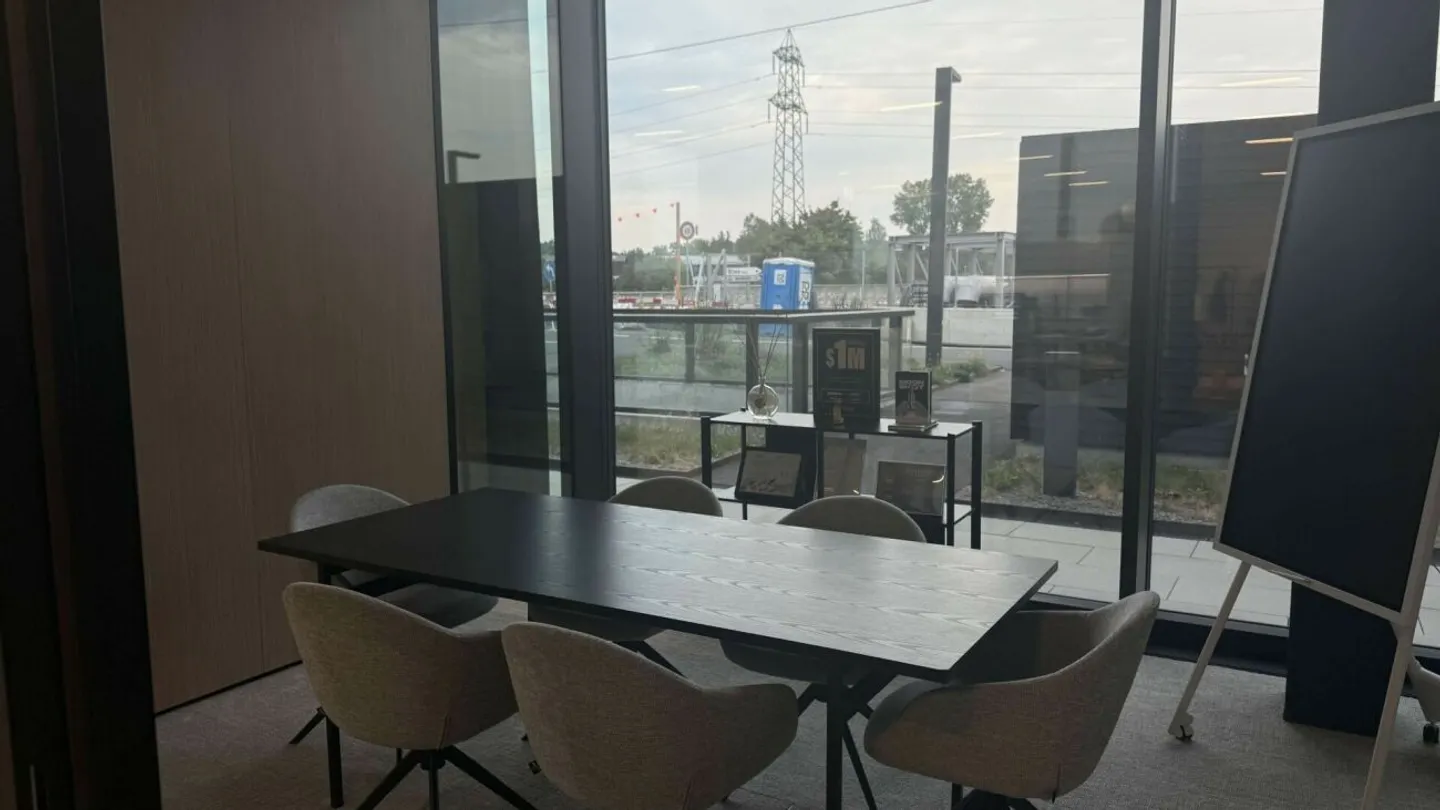 116 m² Büro mit eigener Teeküche und zwei Tiefgaragenplätzen in Rotkreuz - Foto 6 von 13