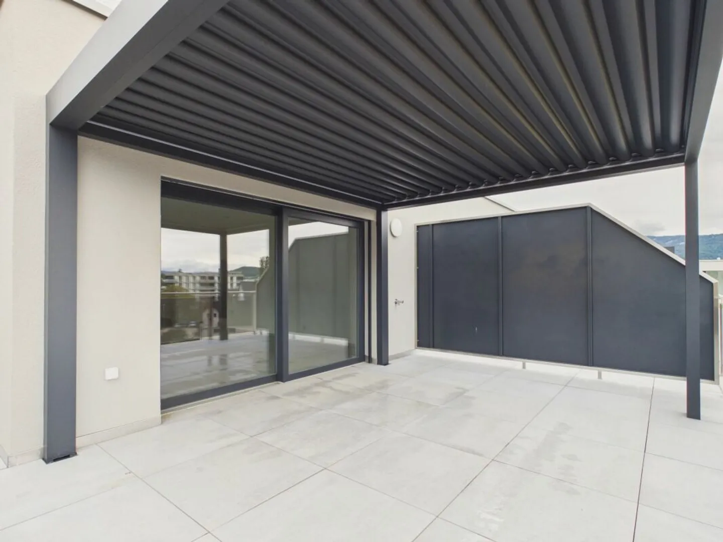 Stilvolle Attikawohnung mit grosser Terrasse und exklusiver Wohnkomfort in Delémont - Foto 12 di 13