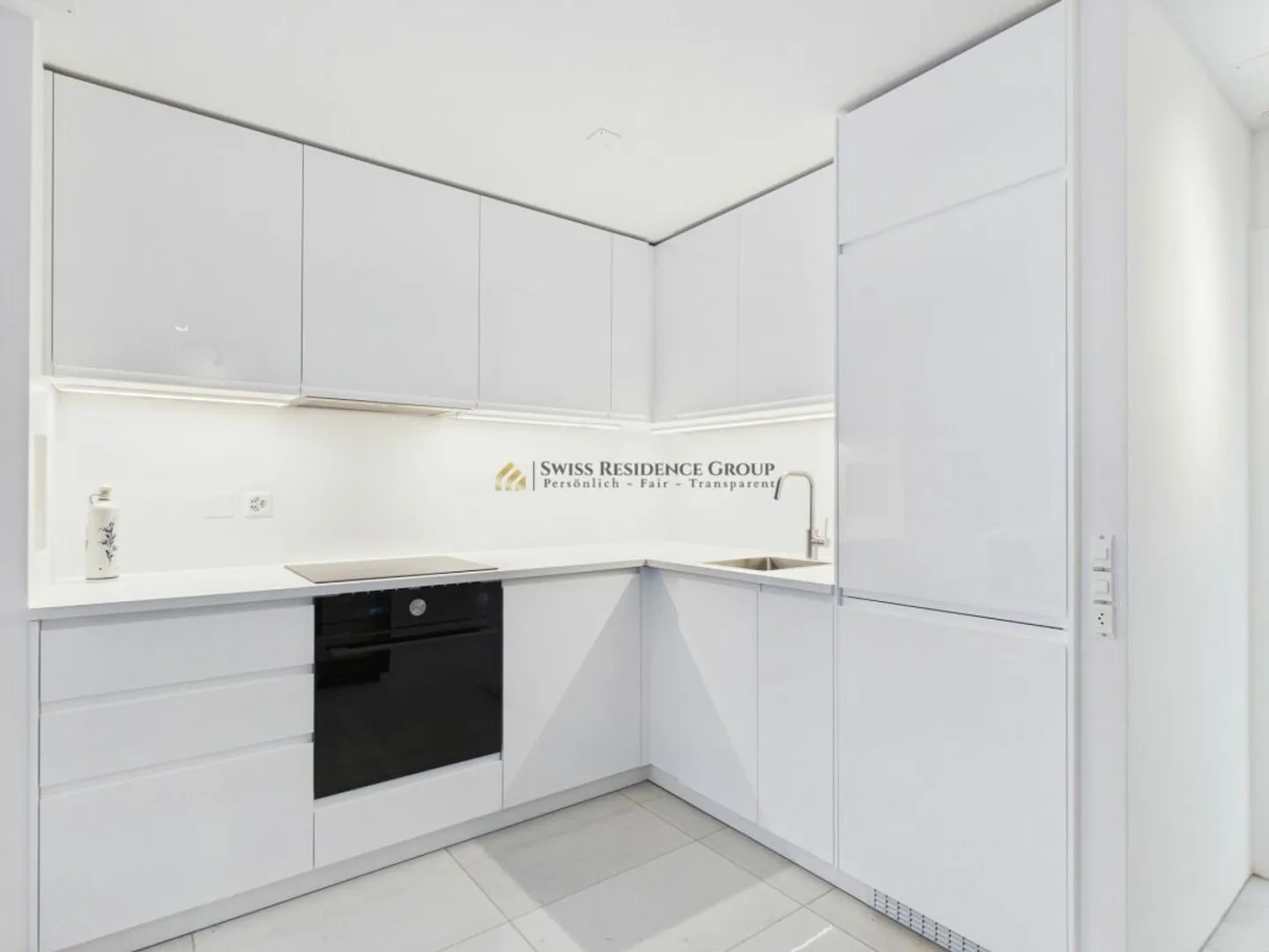 Exclusive 2.5-room apartment with Grossmünster & Limmat view - Photo 8 of 13